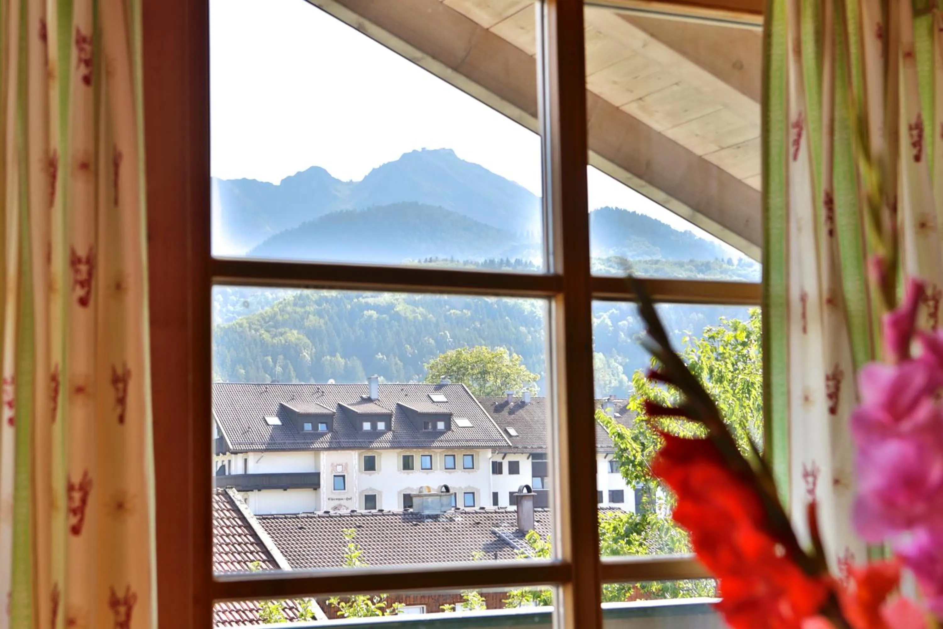 Mountain view in Hotel Salzburger Hof