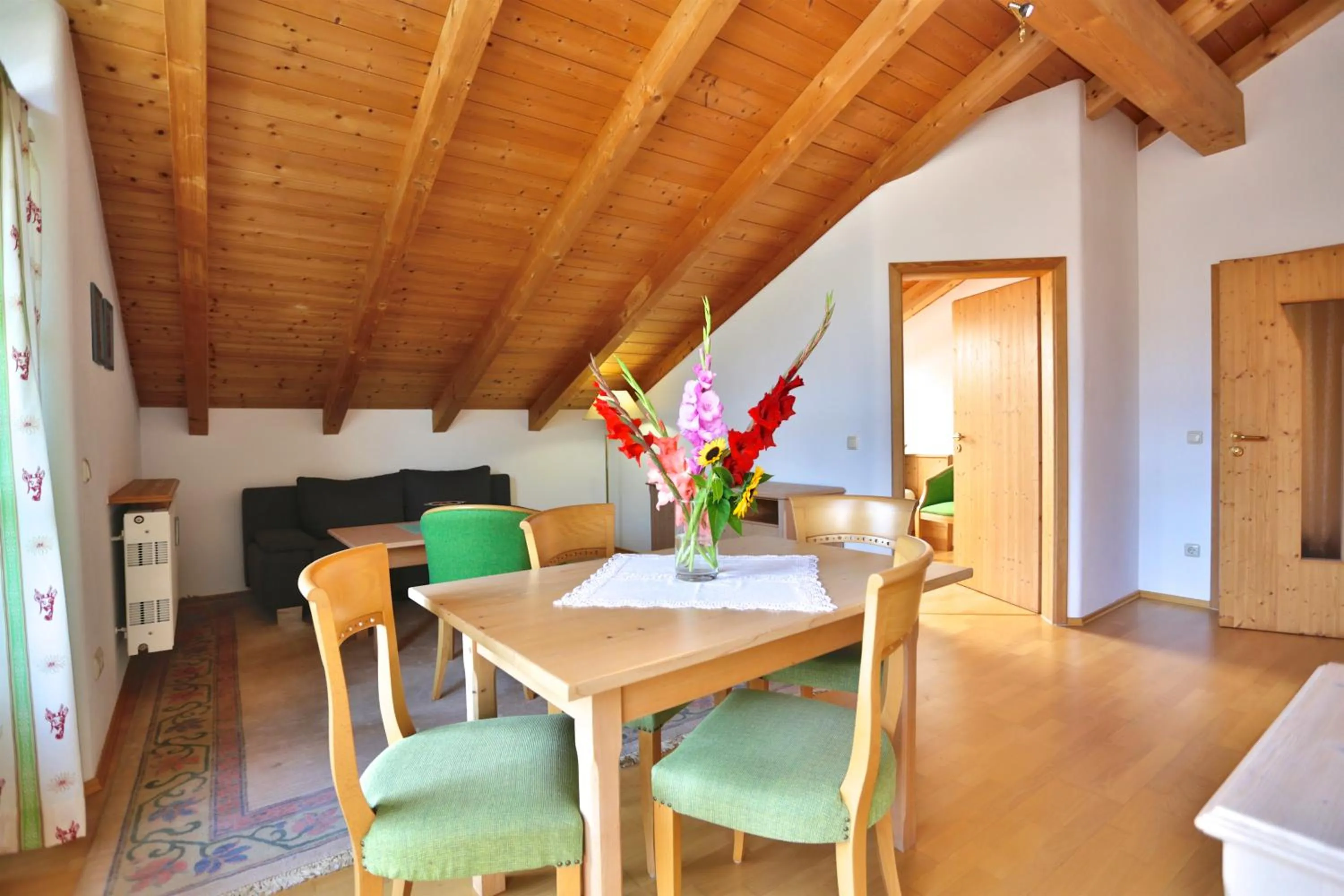 Photo of the whole room in Hotel Salzburger Hof