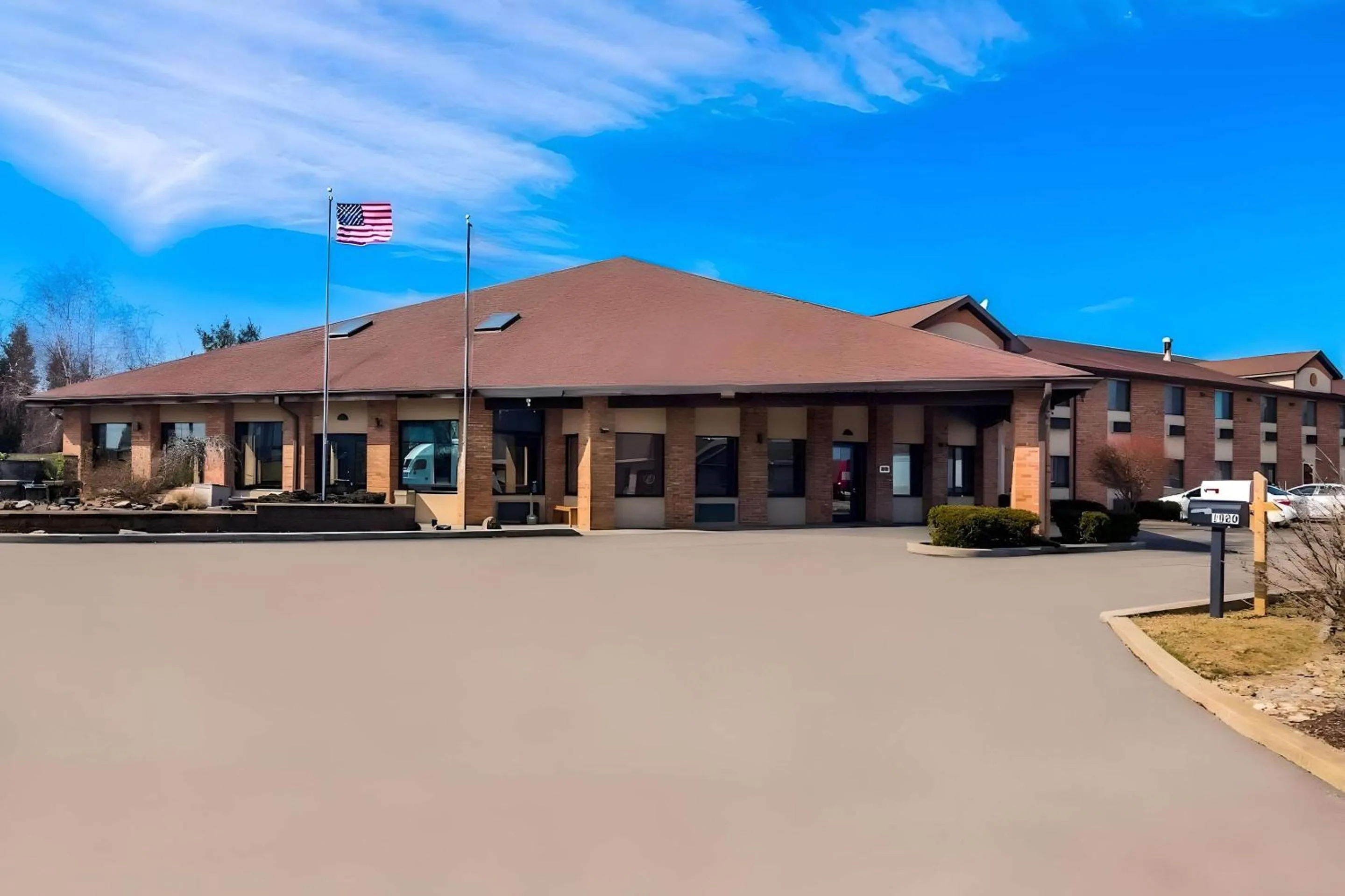 Property building in Best Western Grove City Inn