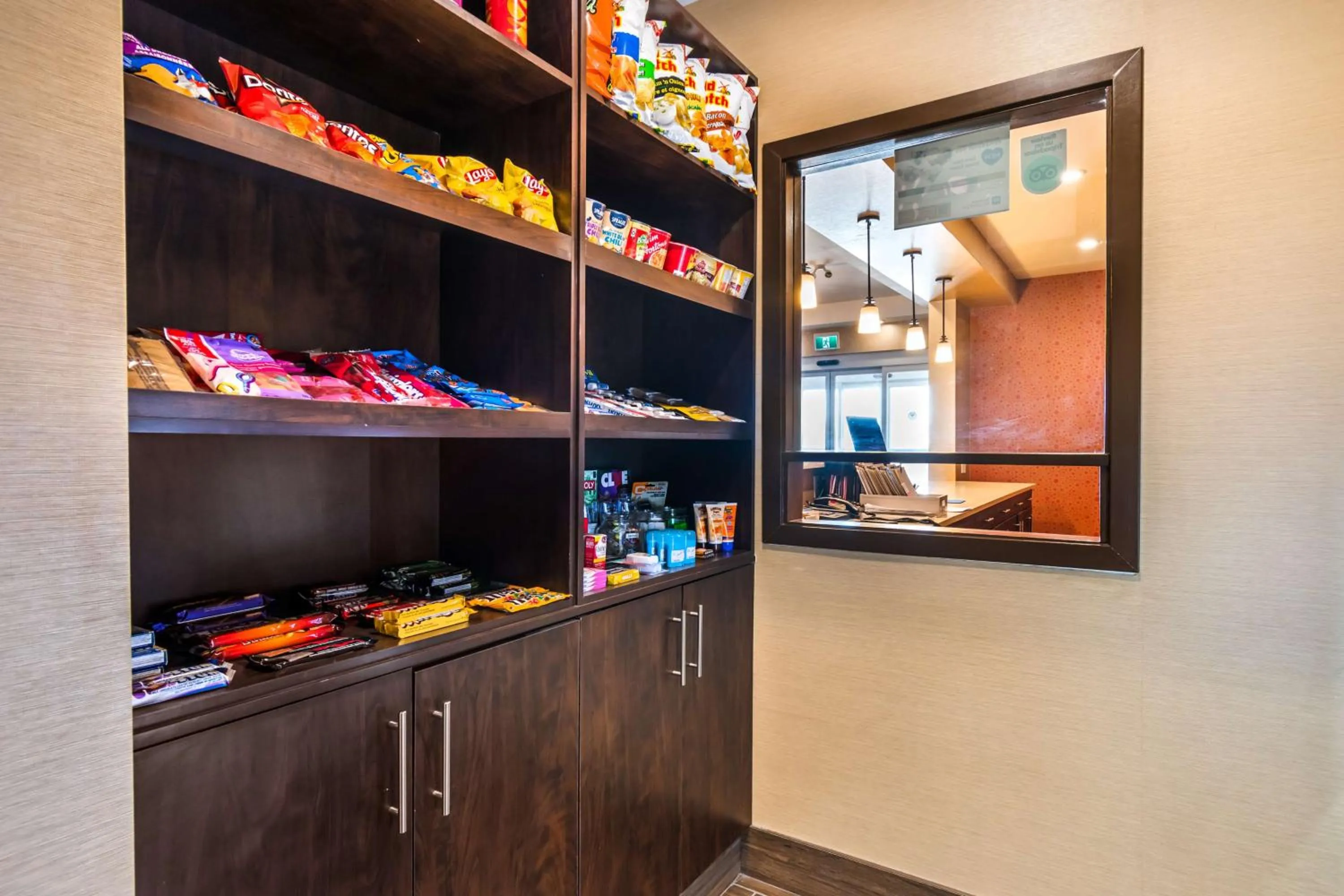 Property building in Best Western Plus Kindersley Hotel