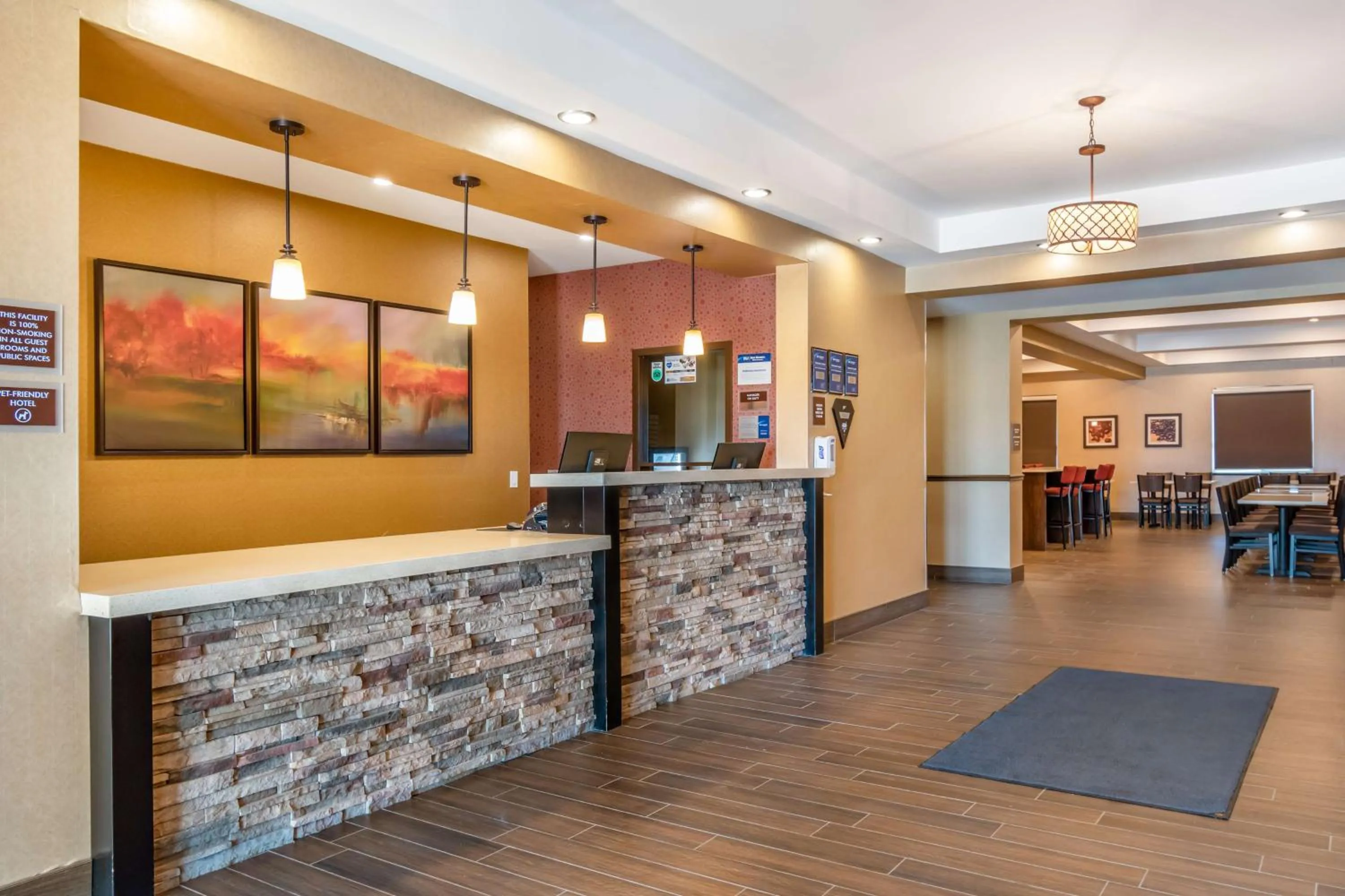 Lobby or reception in Best Western Plus Kindersley Hotel