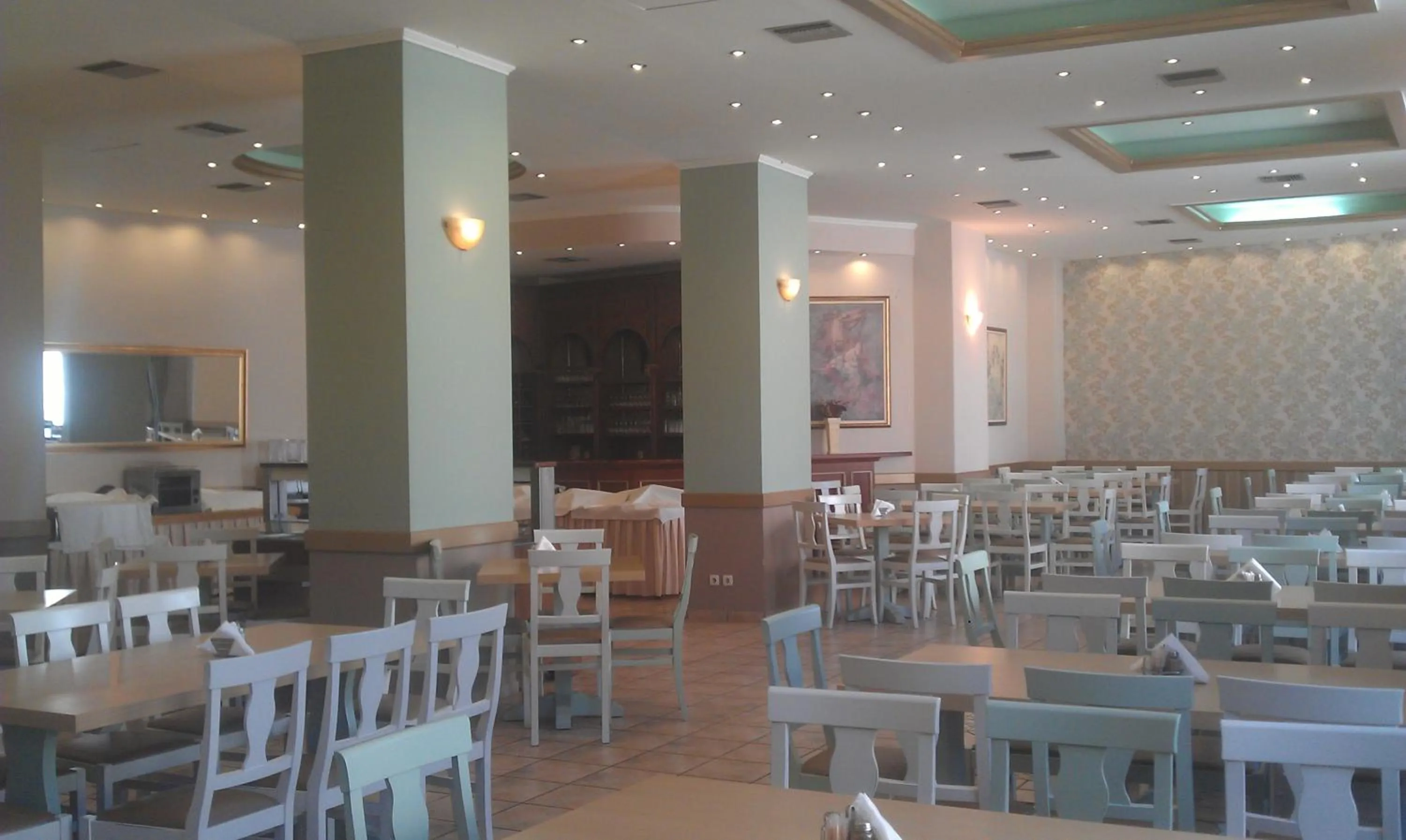 Lounge or bar in Itanos