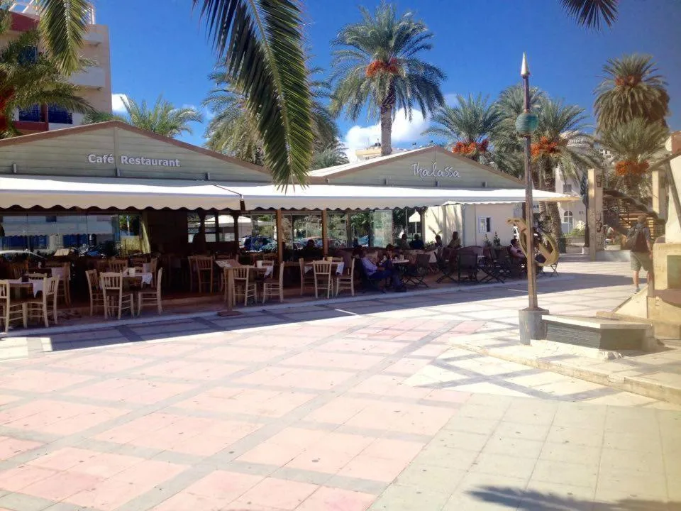 Restaurant/places to eat in Itanos