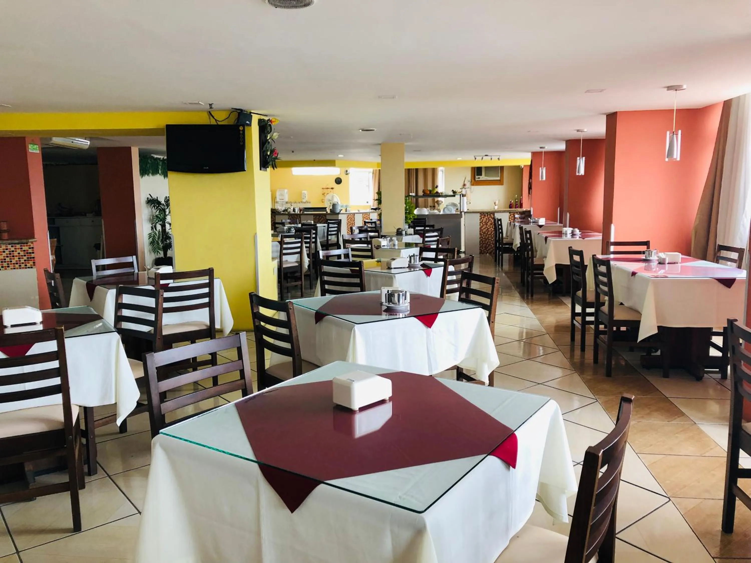 Restaurant/places to eat in Rede Andrade Plaza Recife