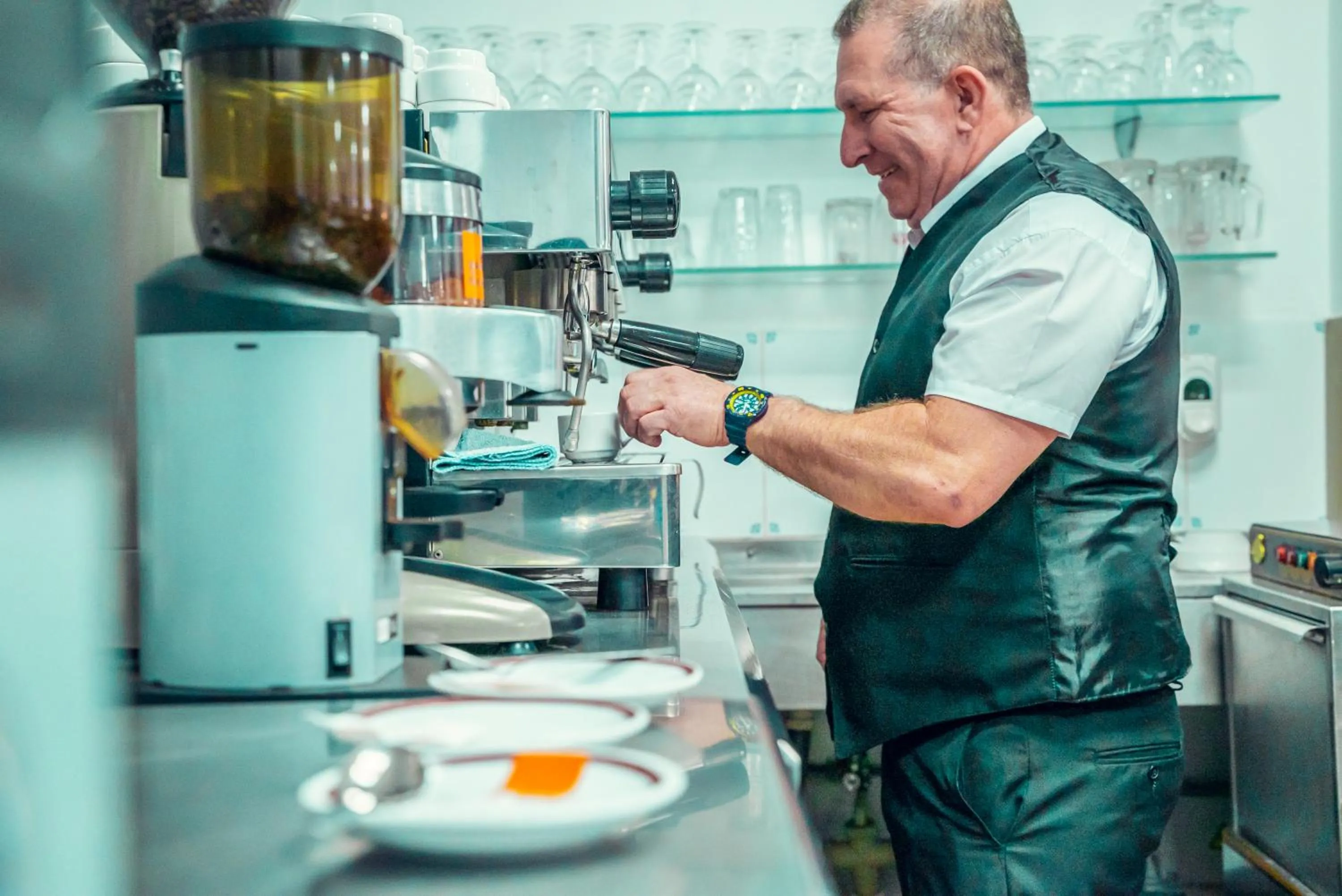 Restaurant/places to eat in Apartamentos Park Plaza