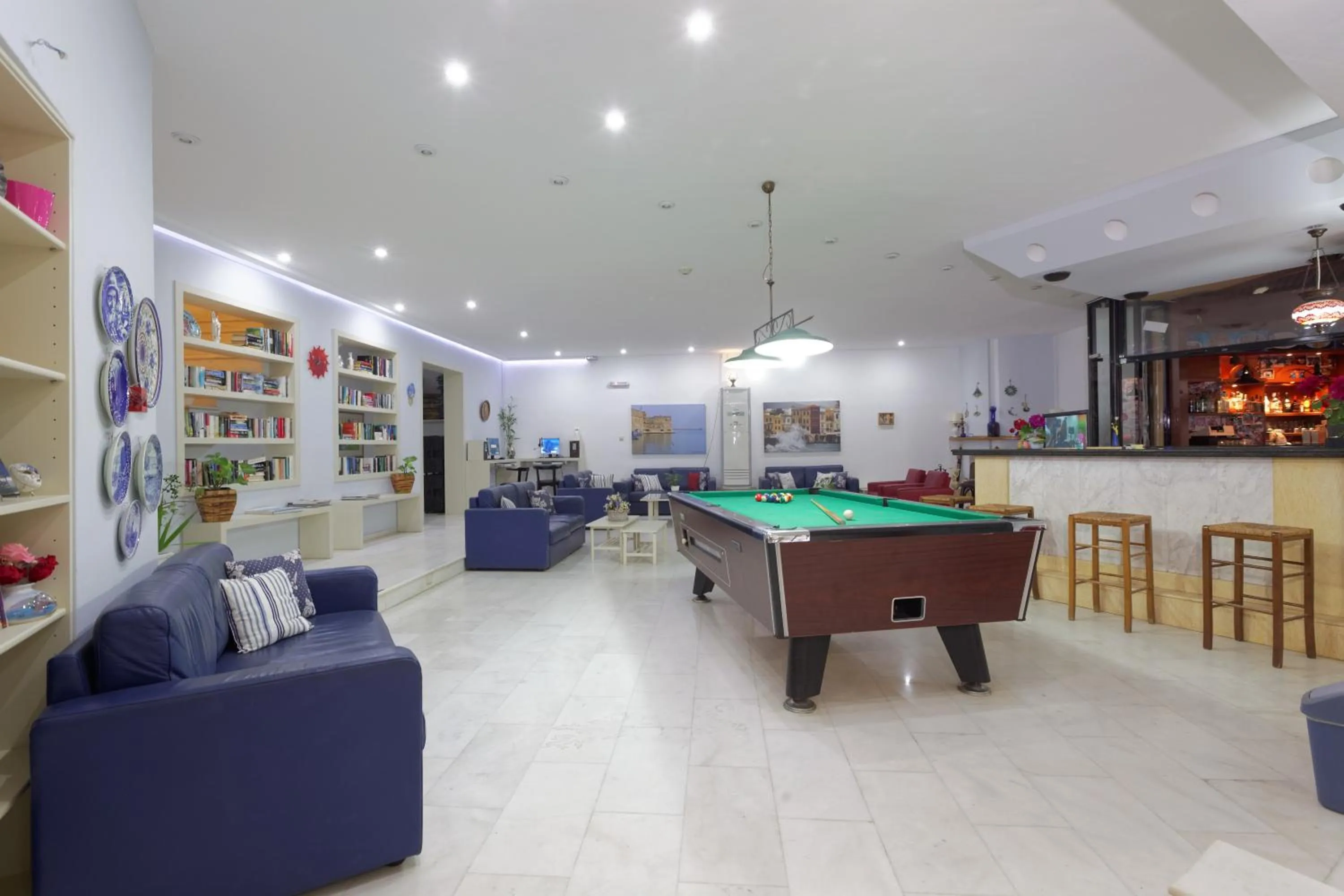 Library in Latania Apartments