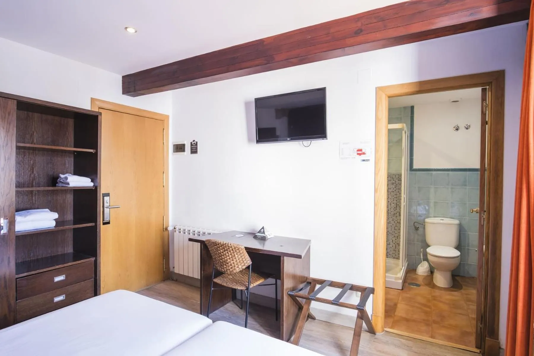 Photo of the whole room, Bed in Hotel Alda Algalia