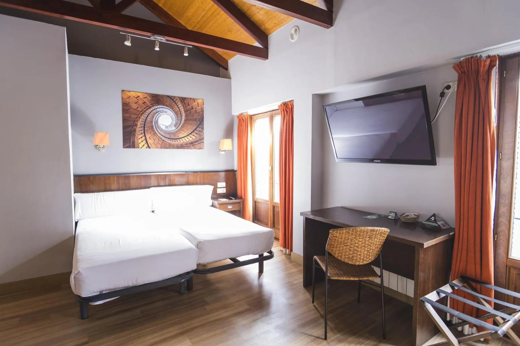 Photo of the whole room, Bed in Hotel Alda Algalia