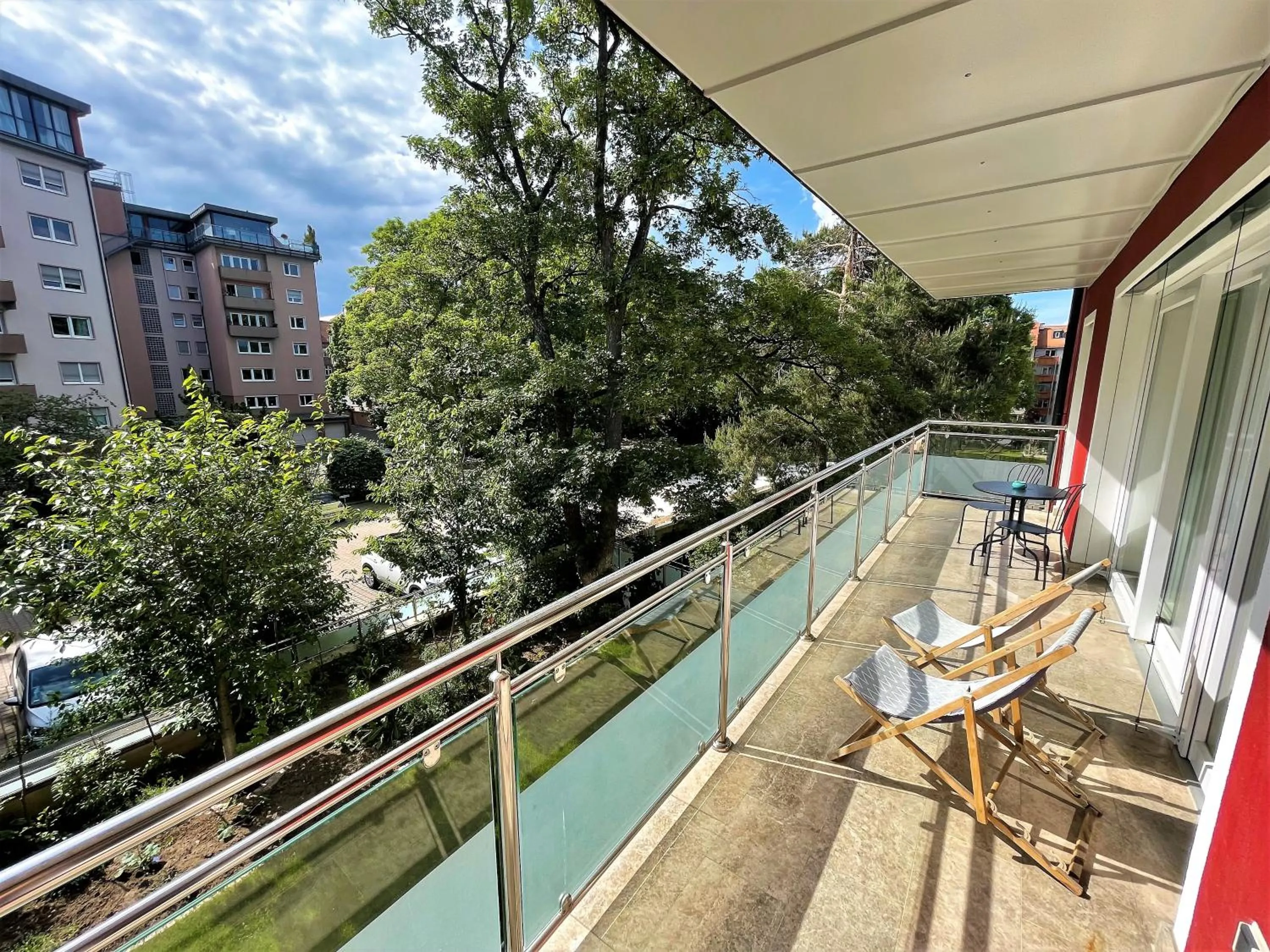 Day in Deluxe Apartments Christina 120 m² im Design Hotel Vosteen