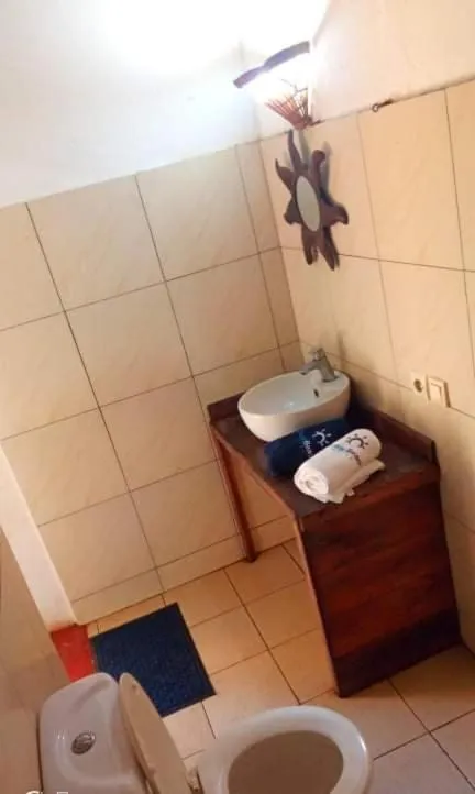 Bathroom in Hotel Océan Beach Sakatia