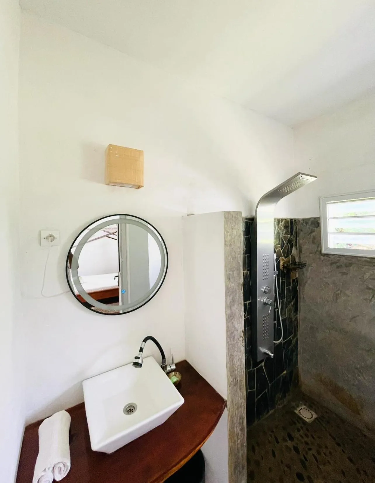 Bathroom in Hotel Océan Beach Sakatia