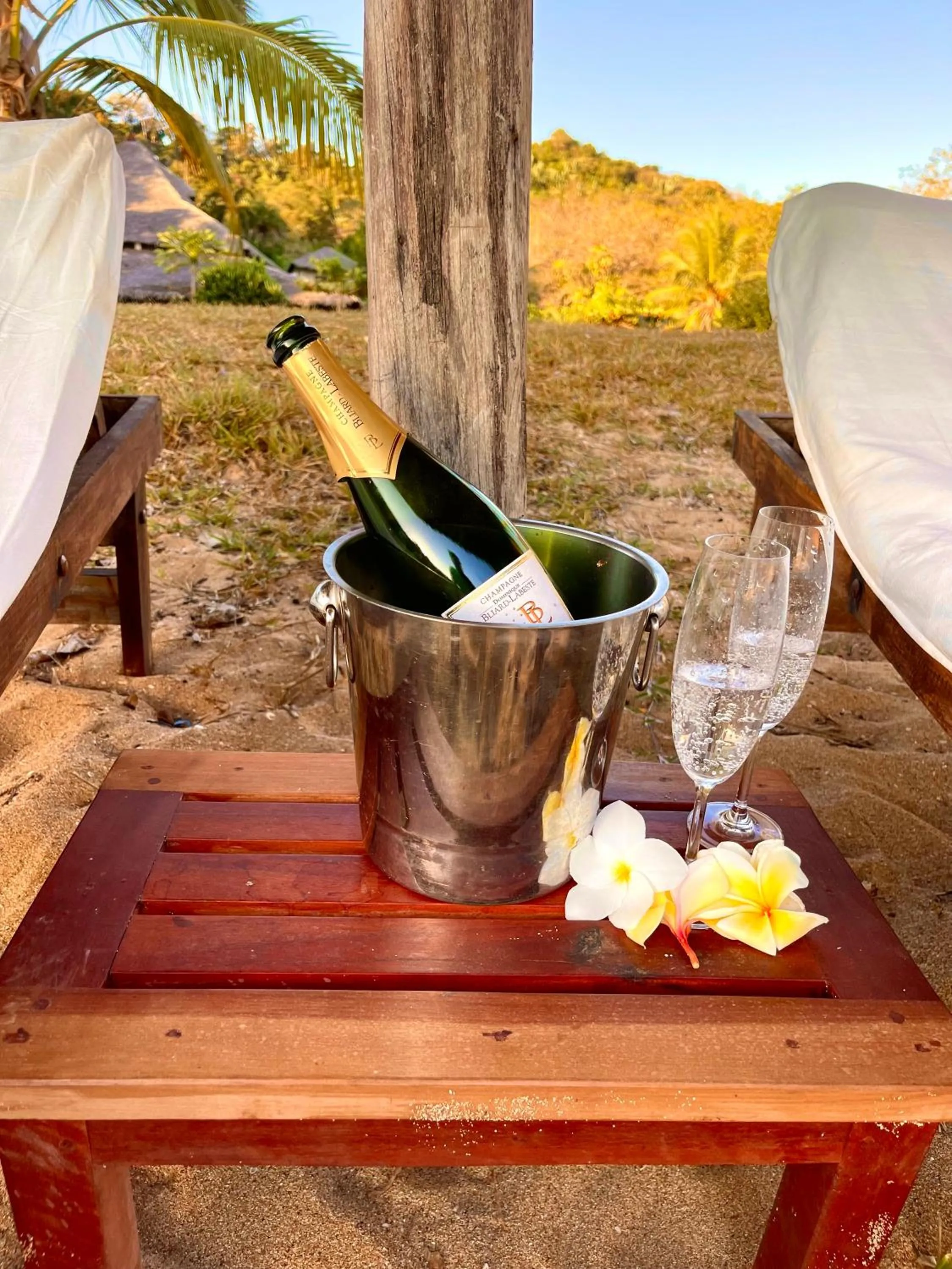 Lounge or bar in Hotel Océan Beach Sakatia
