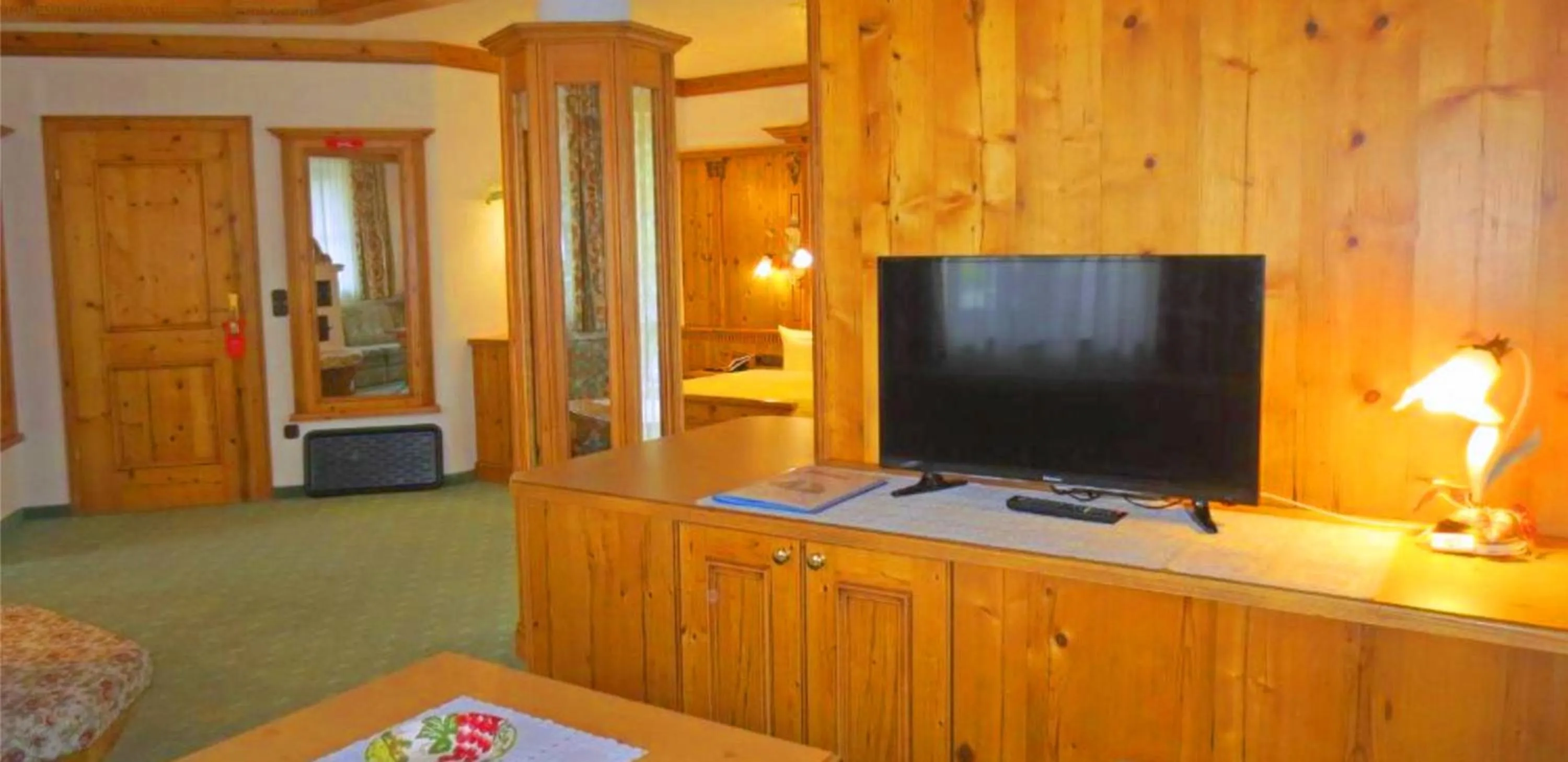 furniture in Alpenotel Rosenhof Ruhpolding, Wellness, Chiemgau Karte, Travelingo Bonus Programm