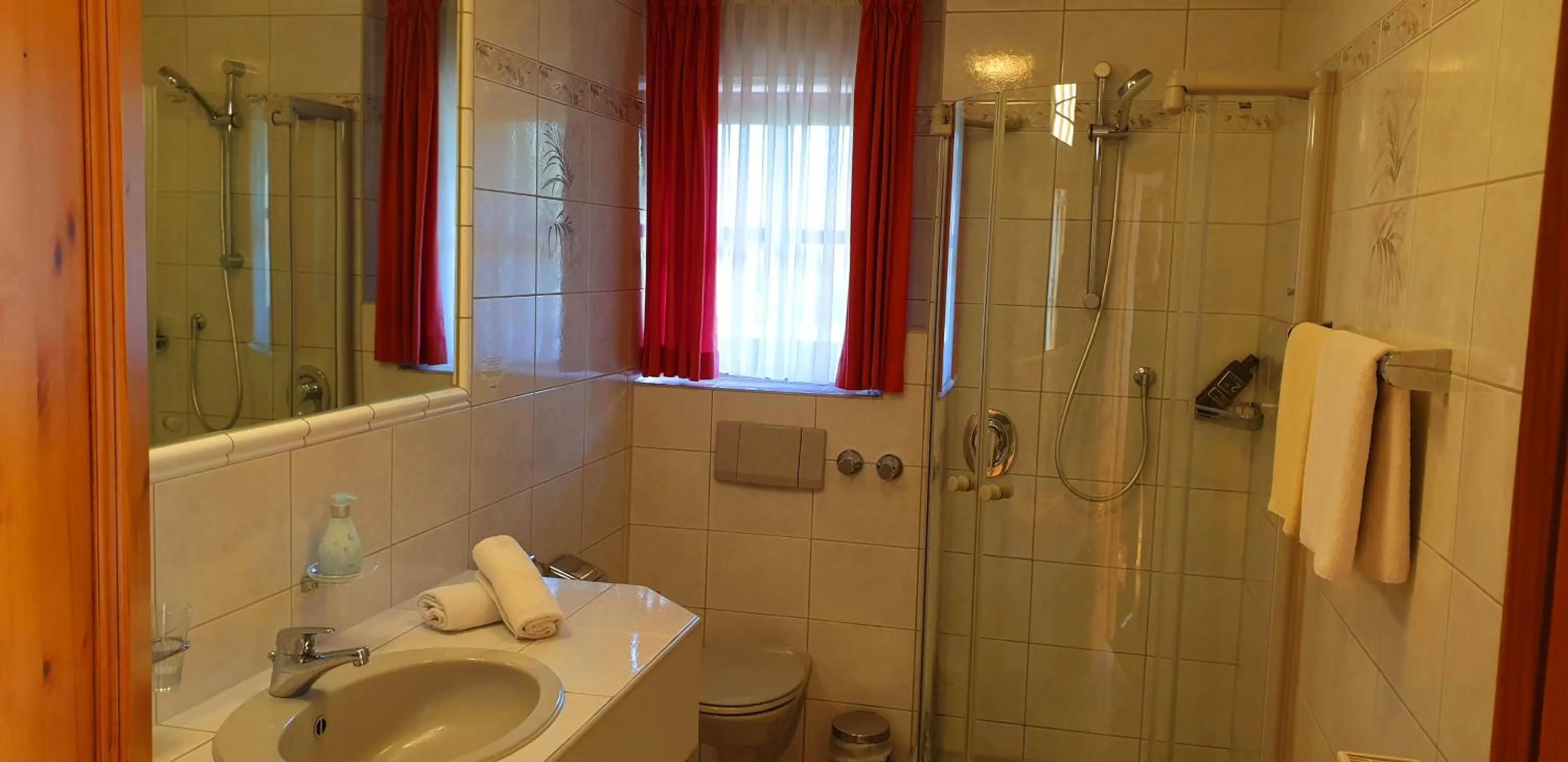 Bathroom in Alpenotel Rosenhof Ruhpolding, Wellness, Chiemgau Karte, Travelingo Bonus Programm