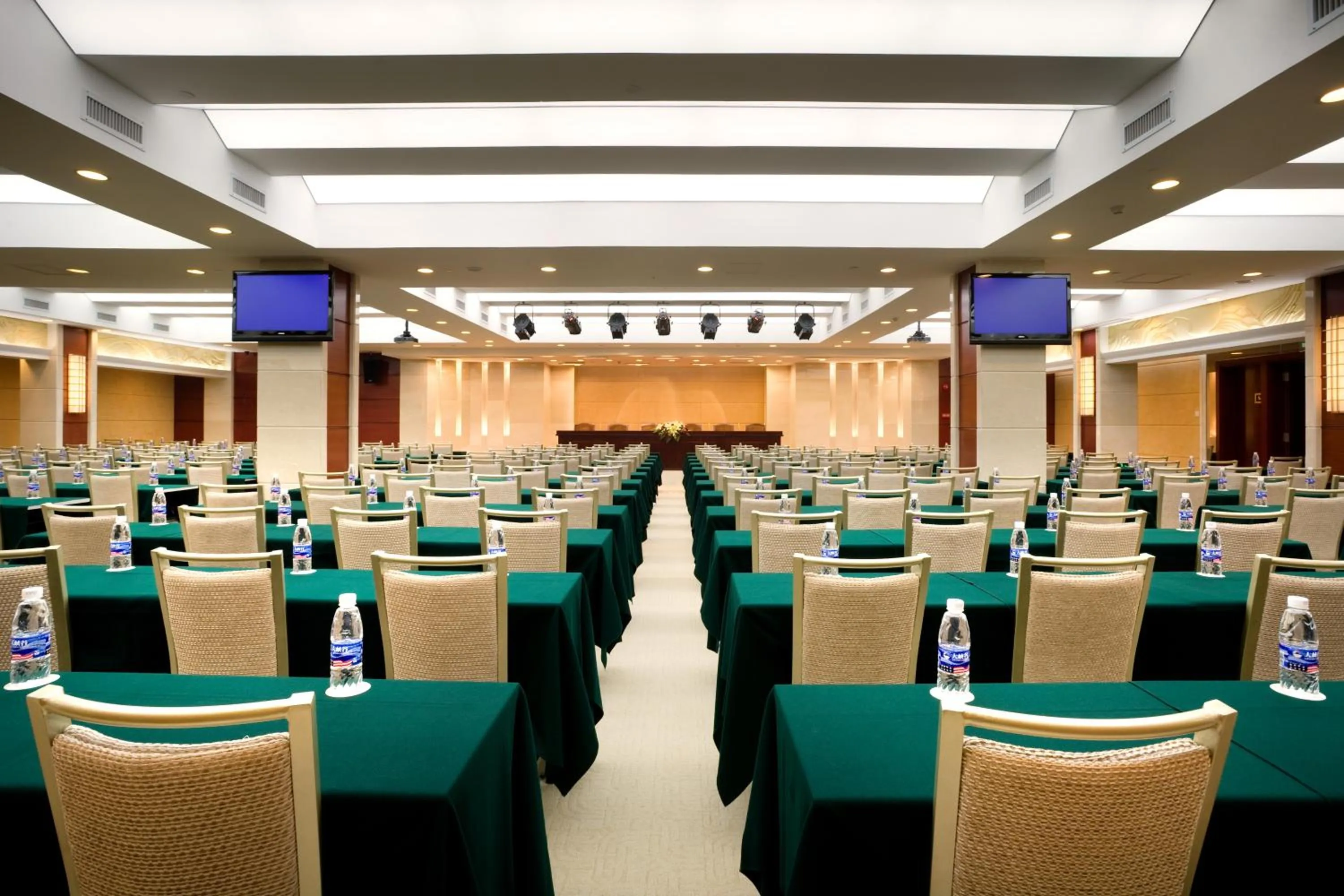 Meeting/conference room in Yanling Hotel