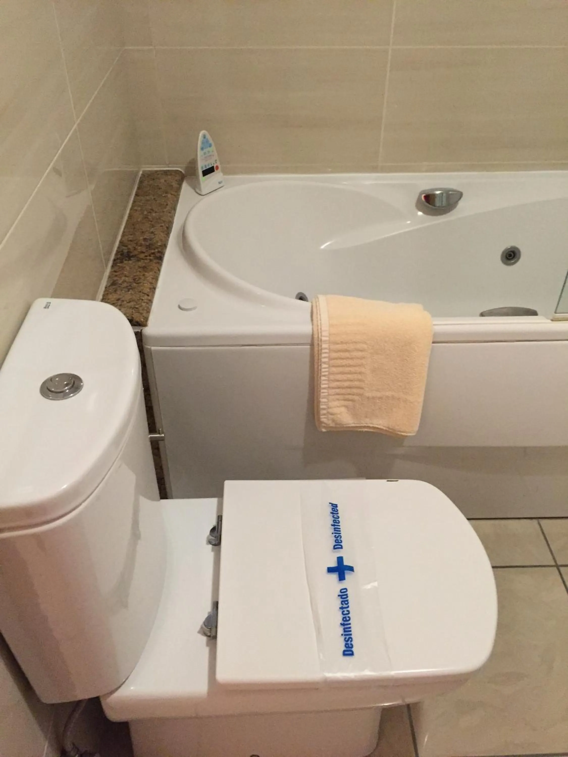 Hot Tub in Hotel Santa Cruz