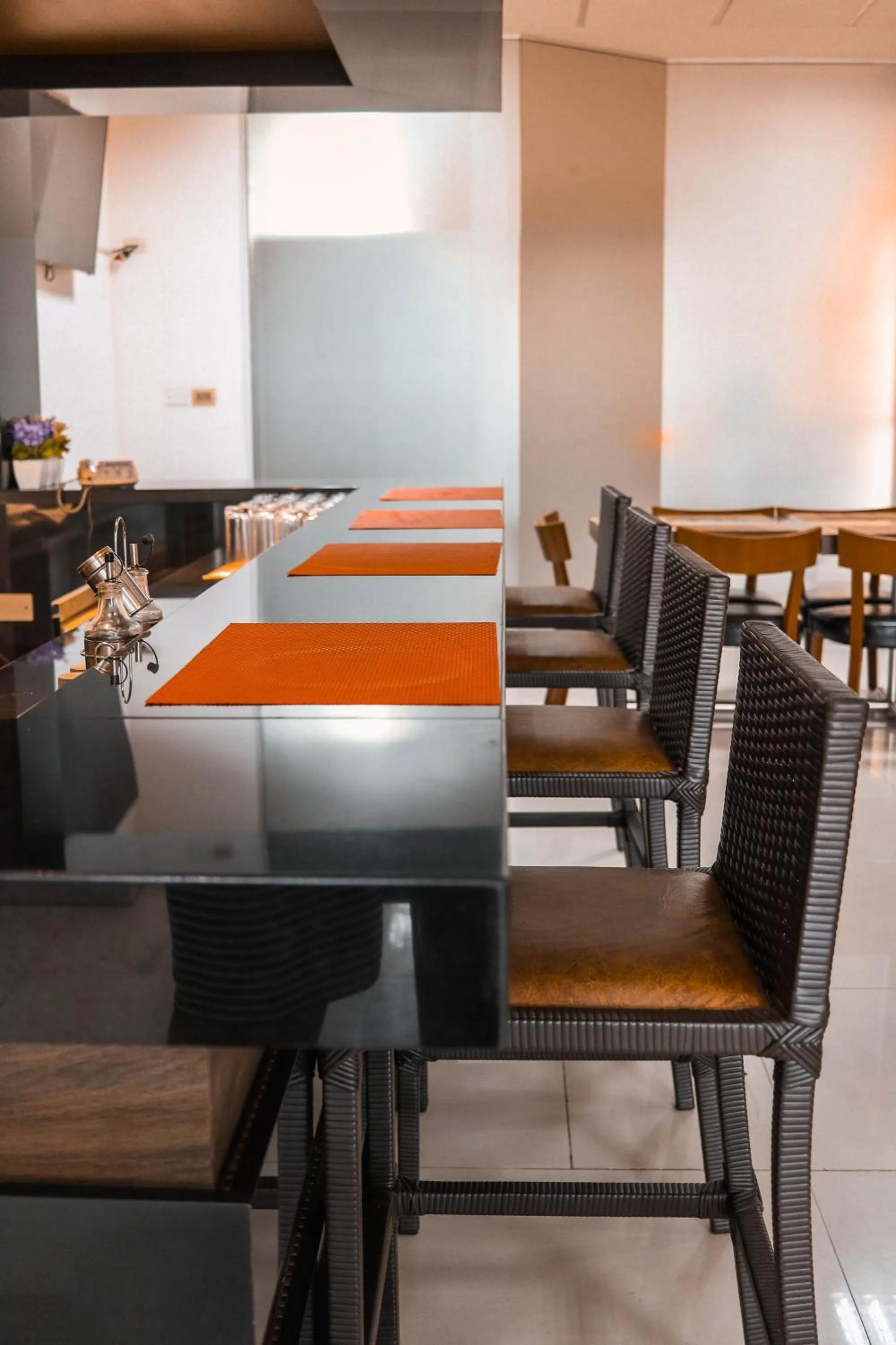 Restaurant/places to eat in Prince Hotel