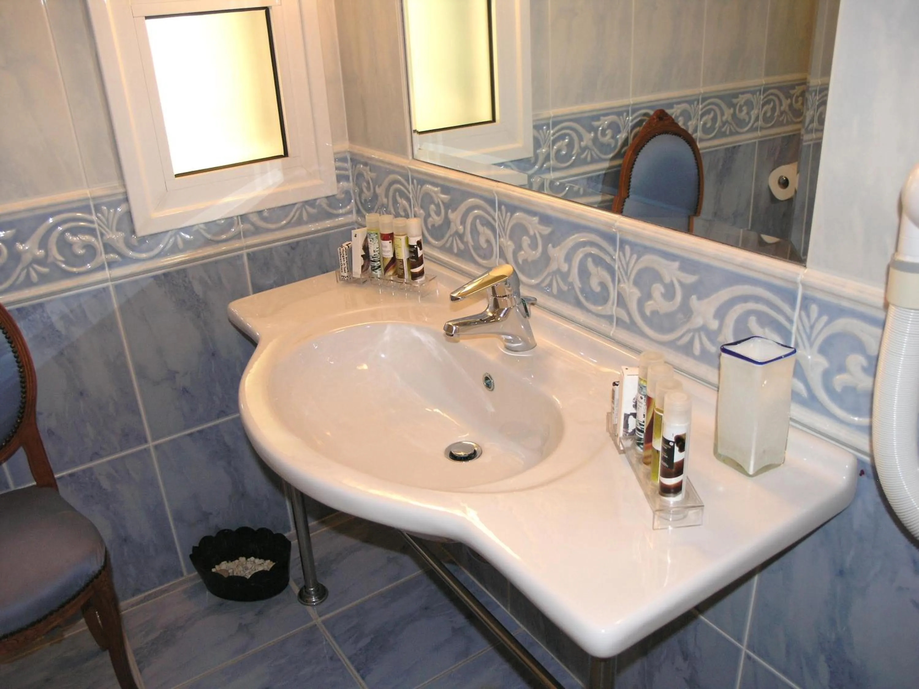 Bathroom in Agnantia Bed & Breakfast