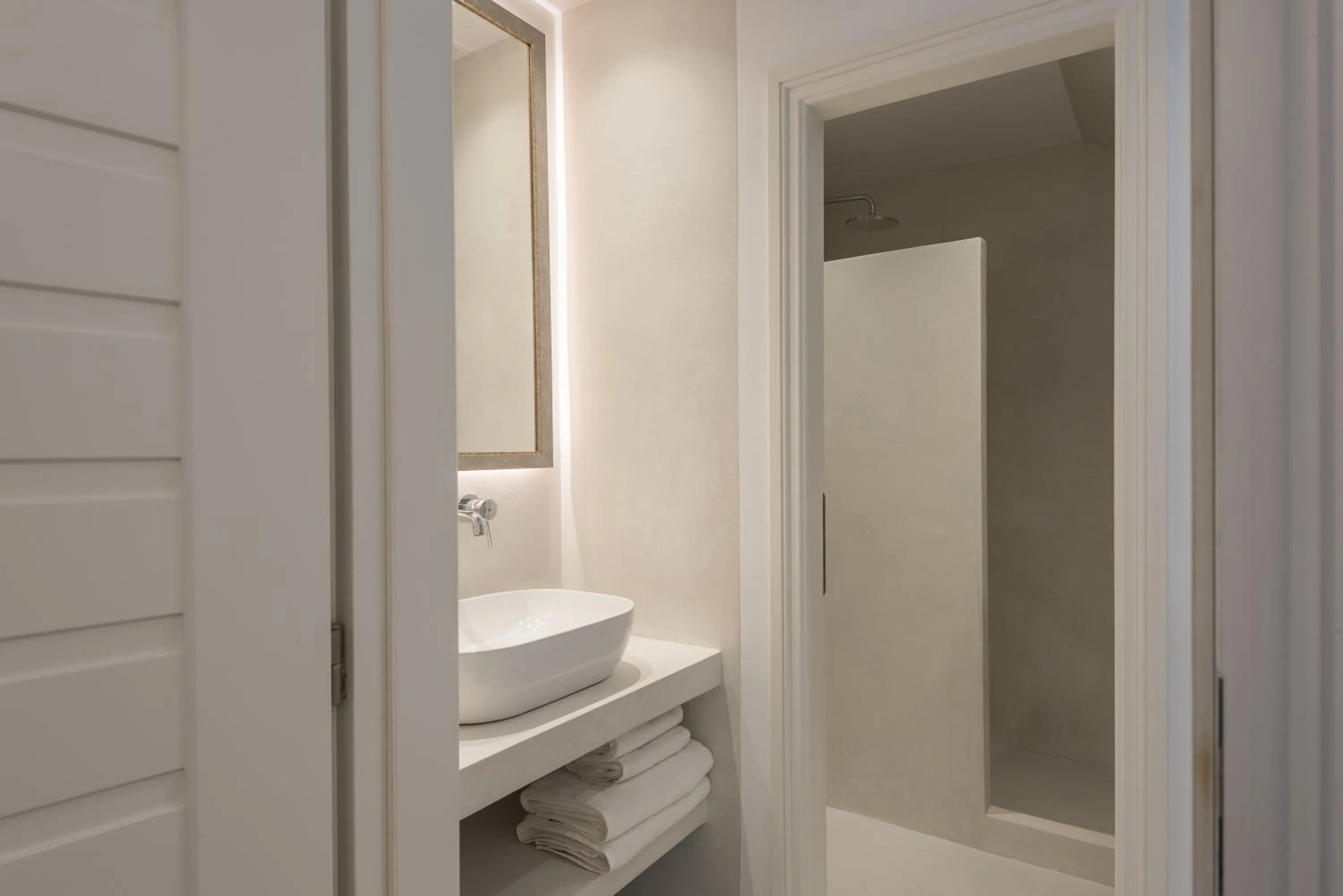 Alexandros Apartments