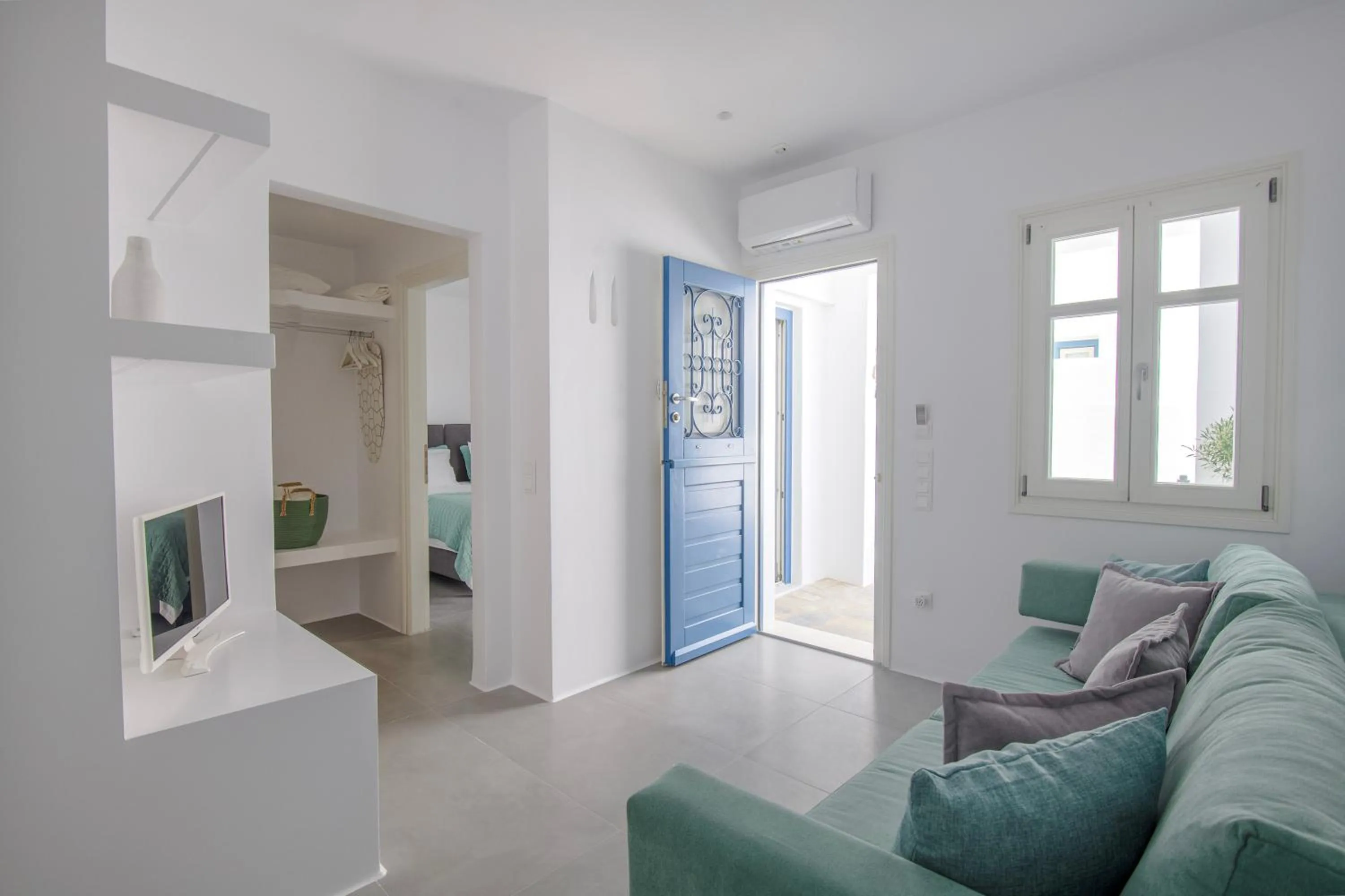 Alexandros Apartments