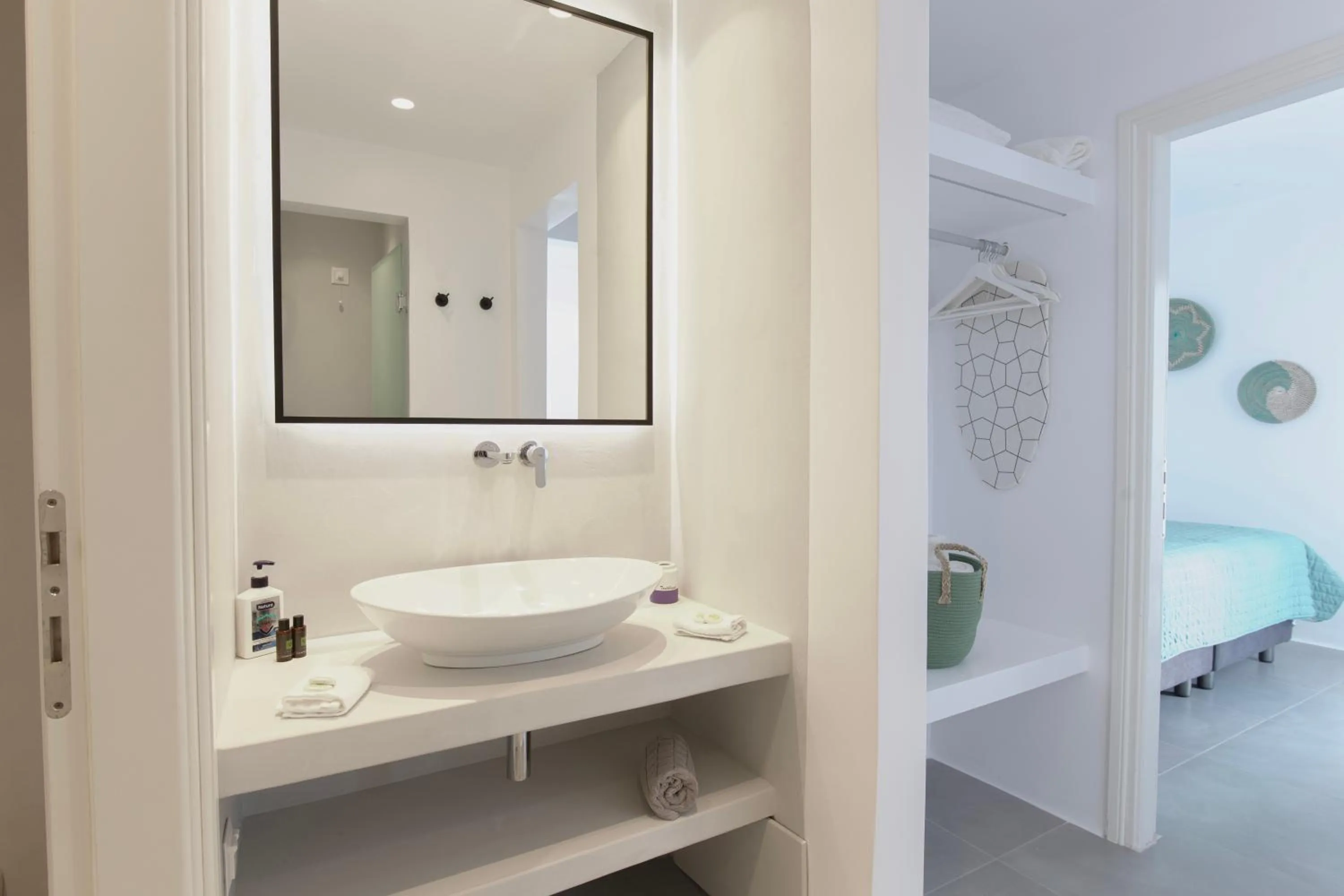 Alexandros Apartments