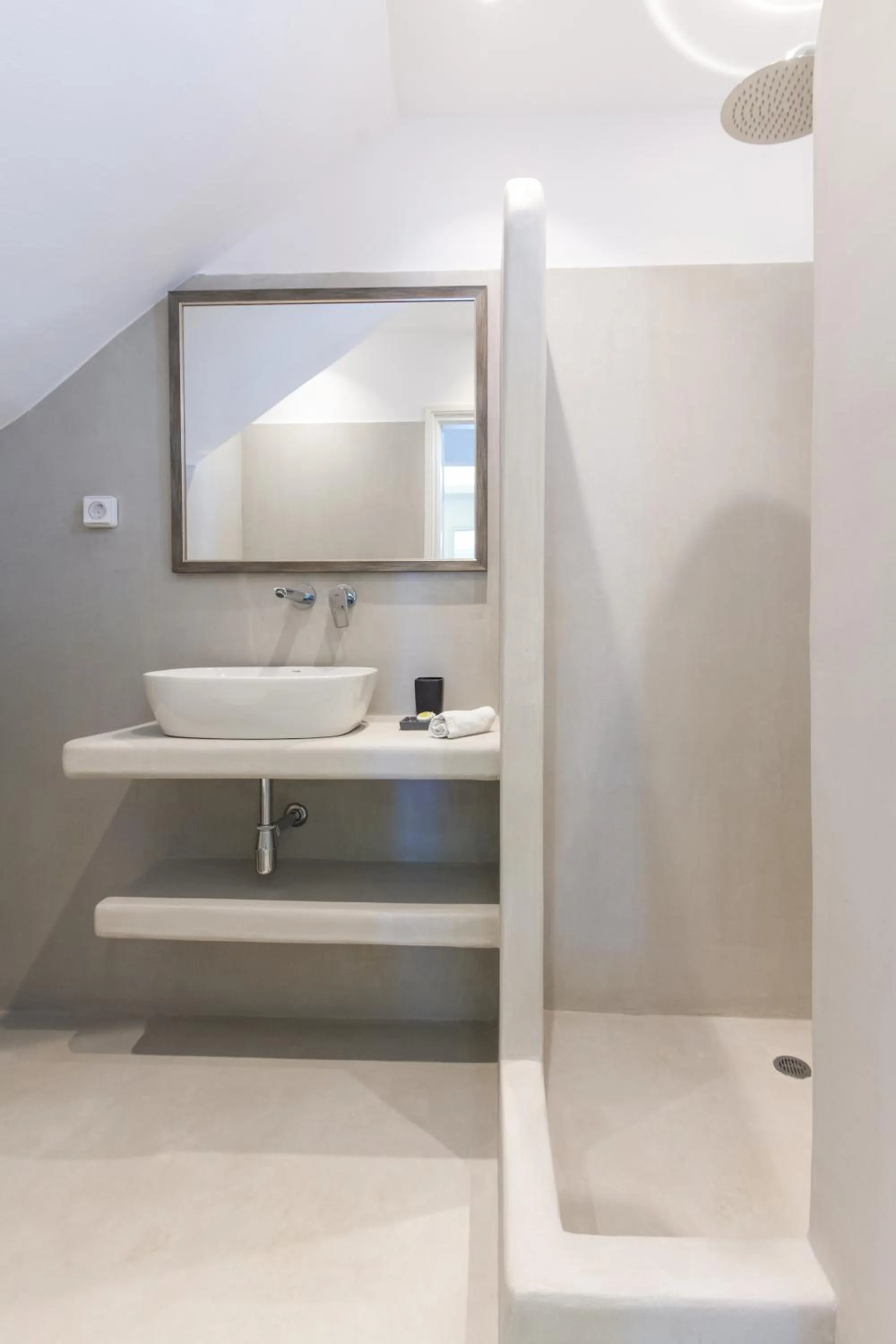 Alexandros Apartments