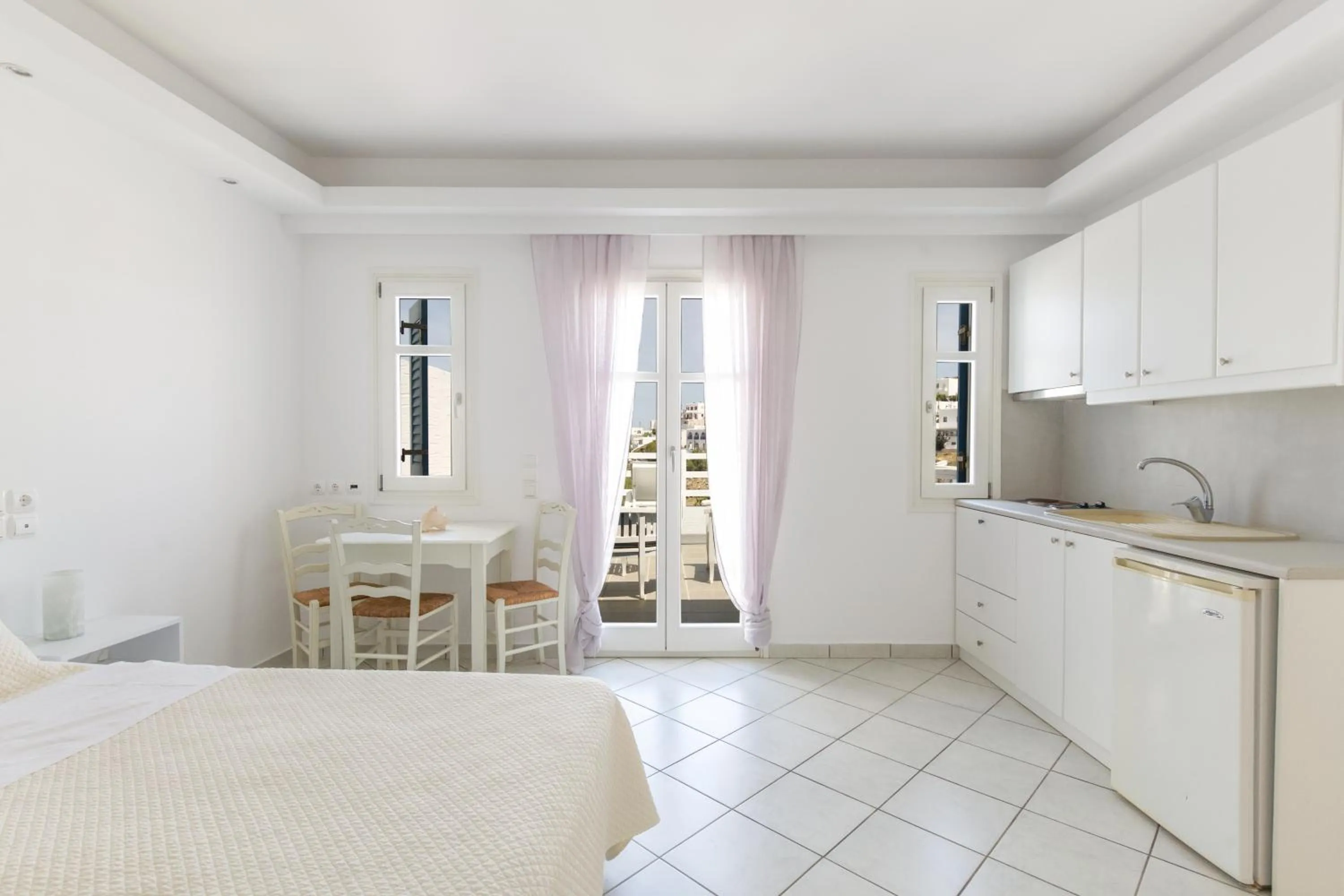 Alexandros Apartments