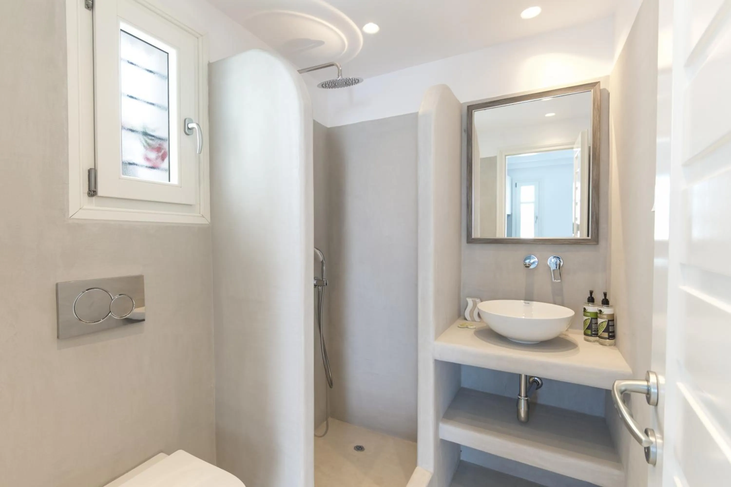 Alexandros Apartments