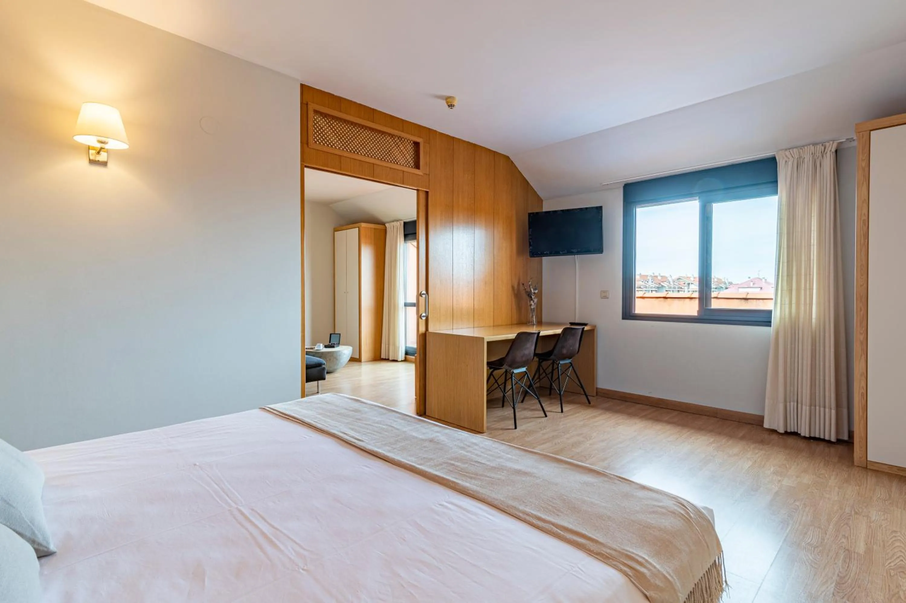 Photo of the whole room, Bed in Hotel Viadero