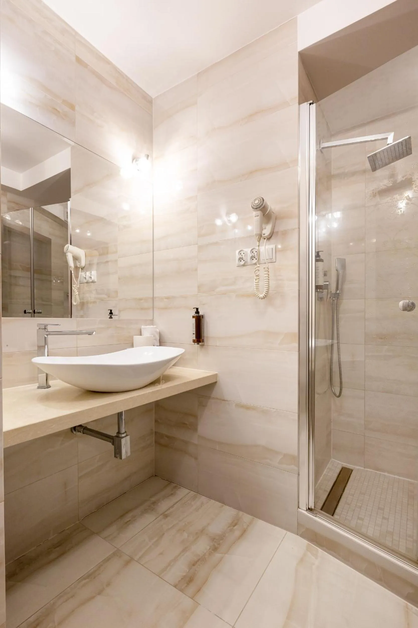 Shower in COLUMBUS Apartamenty Ustka - Limanowskiego 1