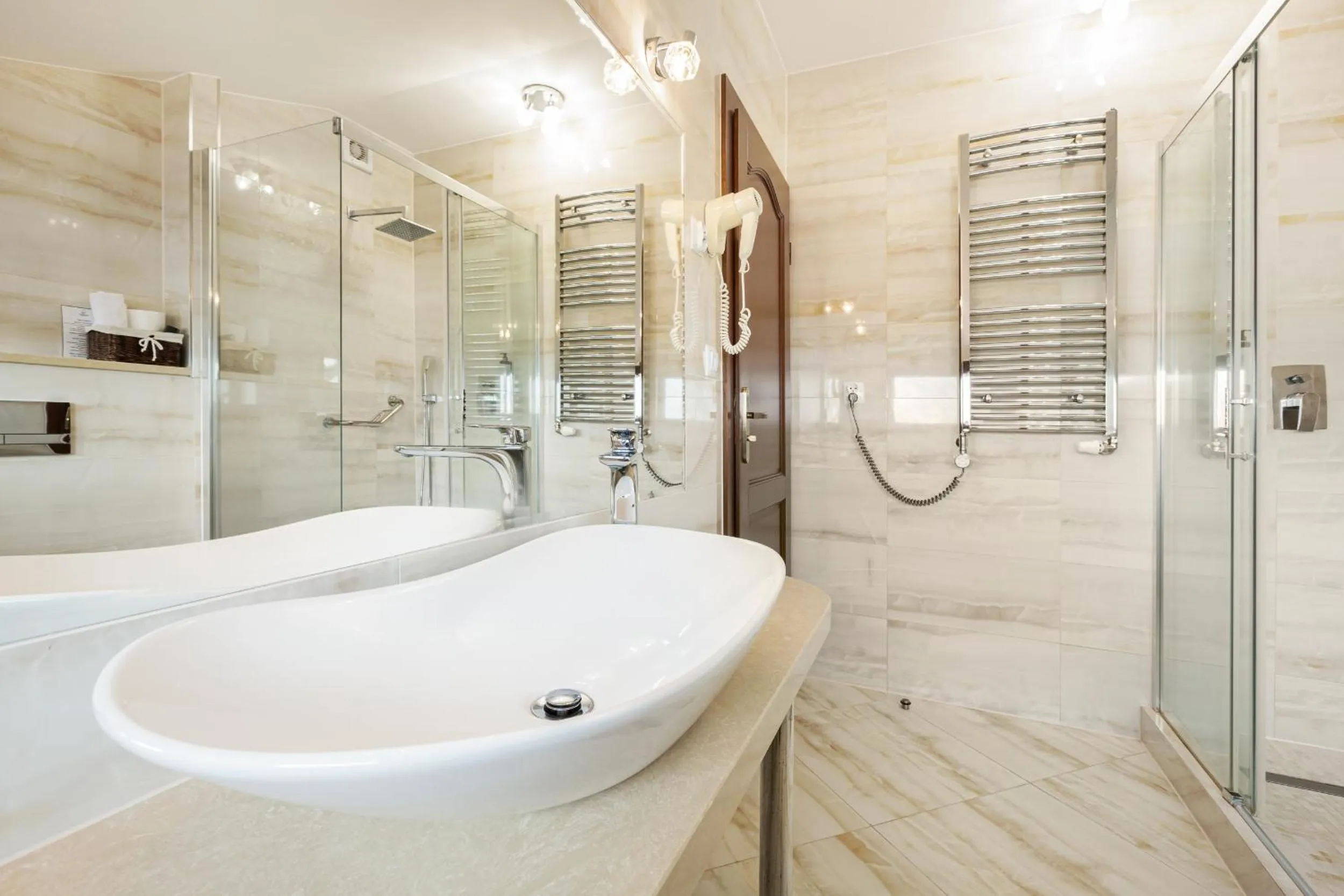 Shower in COLUMBUS Apartamenty Ustka - Limanowskiego 1