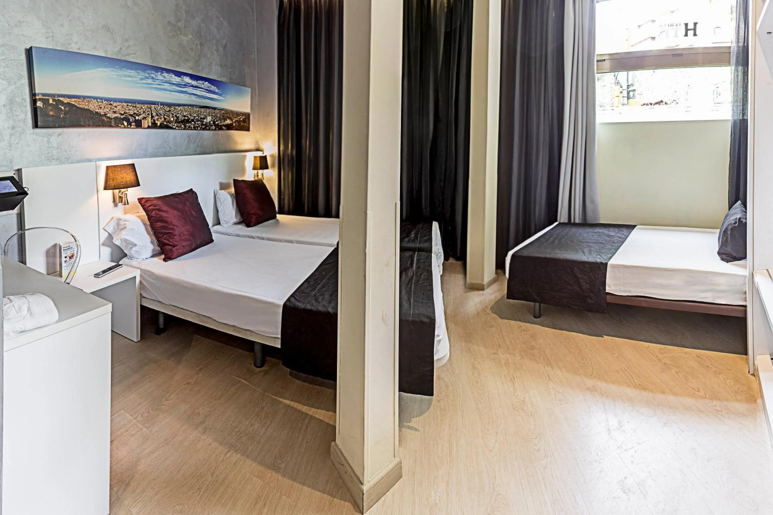 Photo of the whole room, Bed in Hostemplo Sagrada Familia