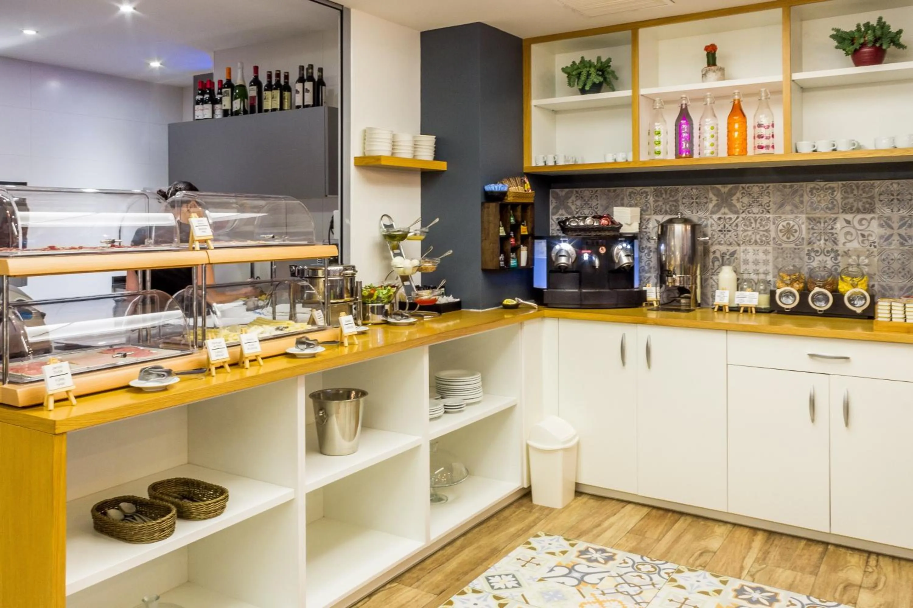 Buffet breakfast in Hostemplo Sagrada Familia