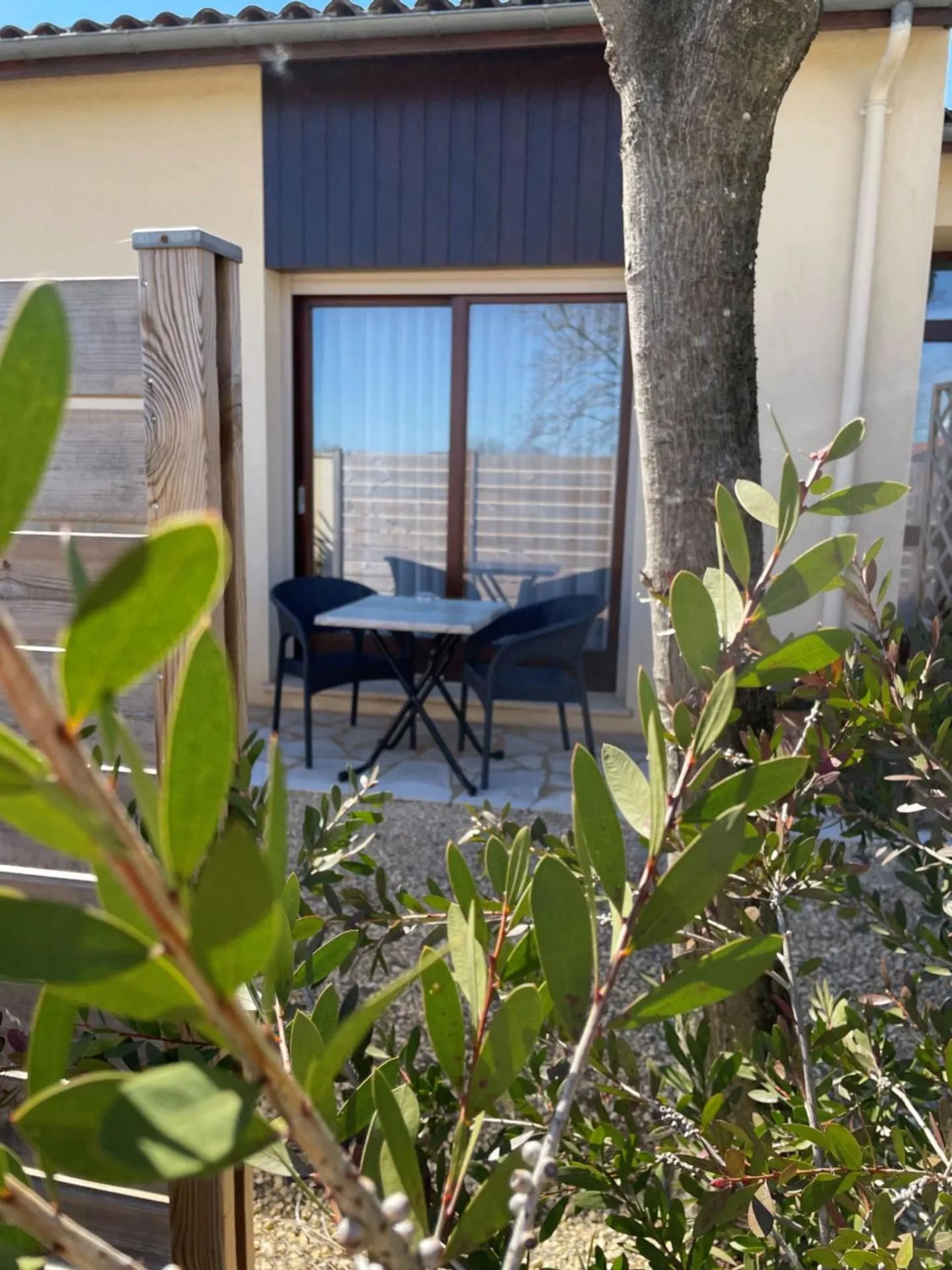 Patio in Hôtel Le Mas del Pechs - Chambres avec terrasse