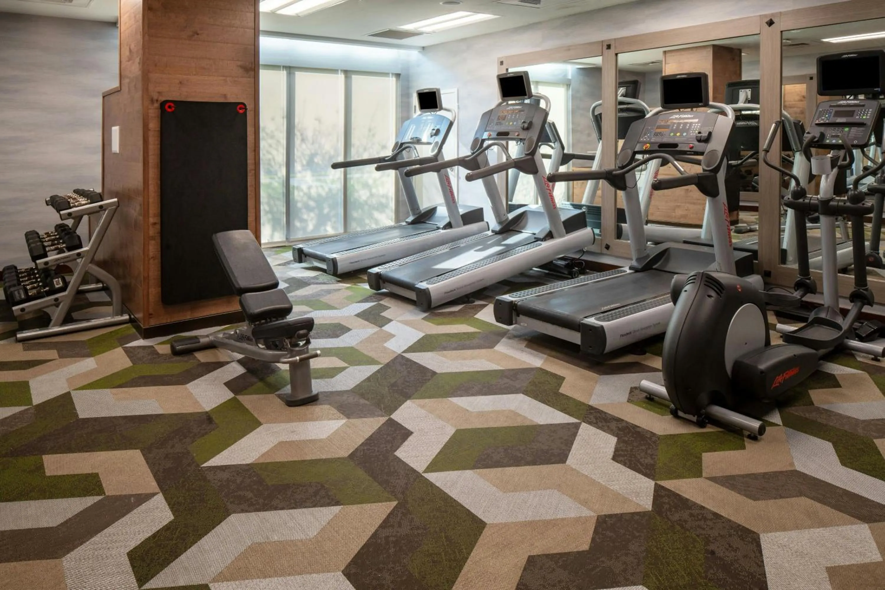 Fitness centre/facilities in Fairfield Inn & Suites by Marriott Savannah Midtown