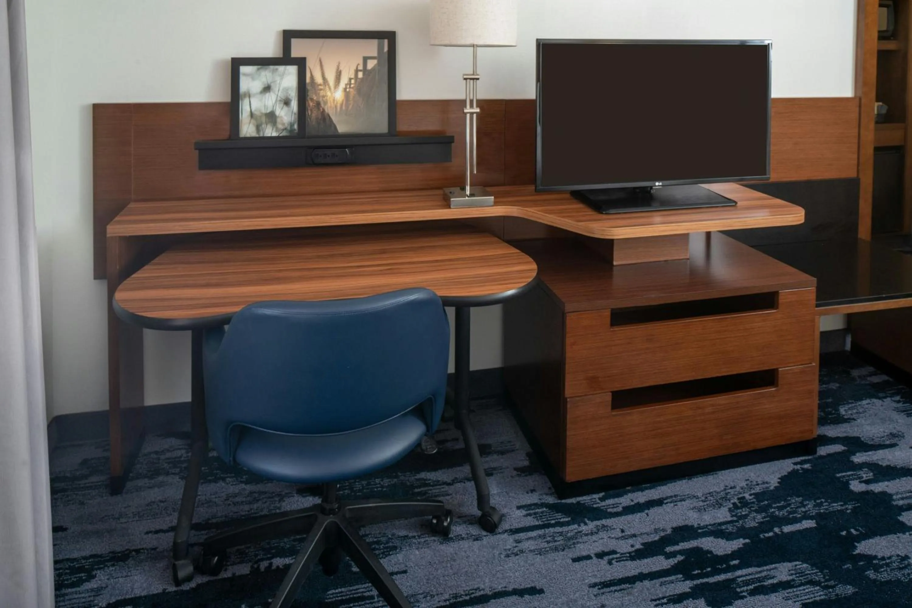 Photo of the whole room in Fairfield Inn & Suites by Marriott Savannah Midtown