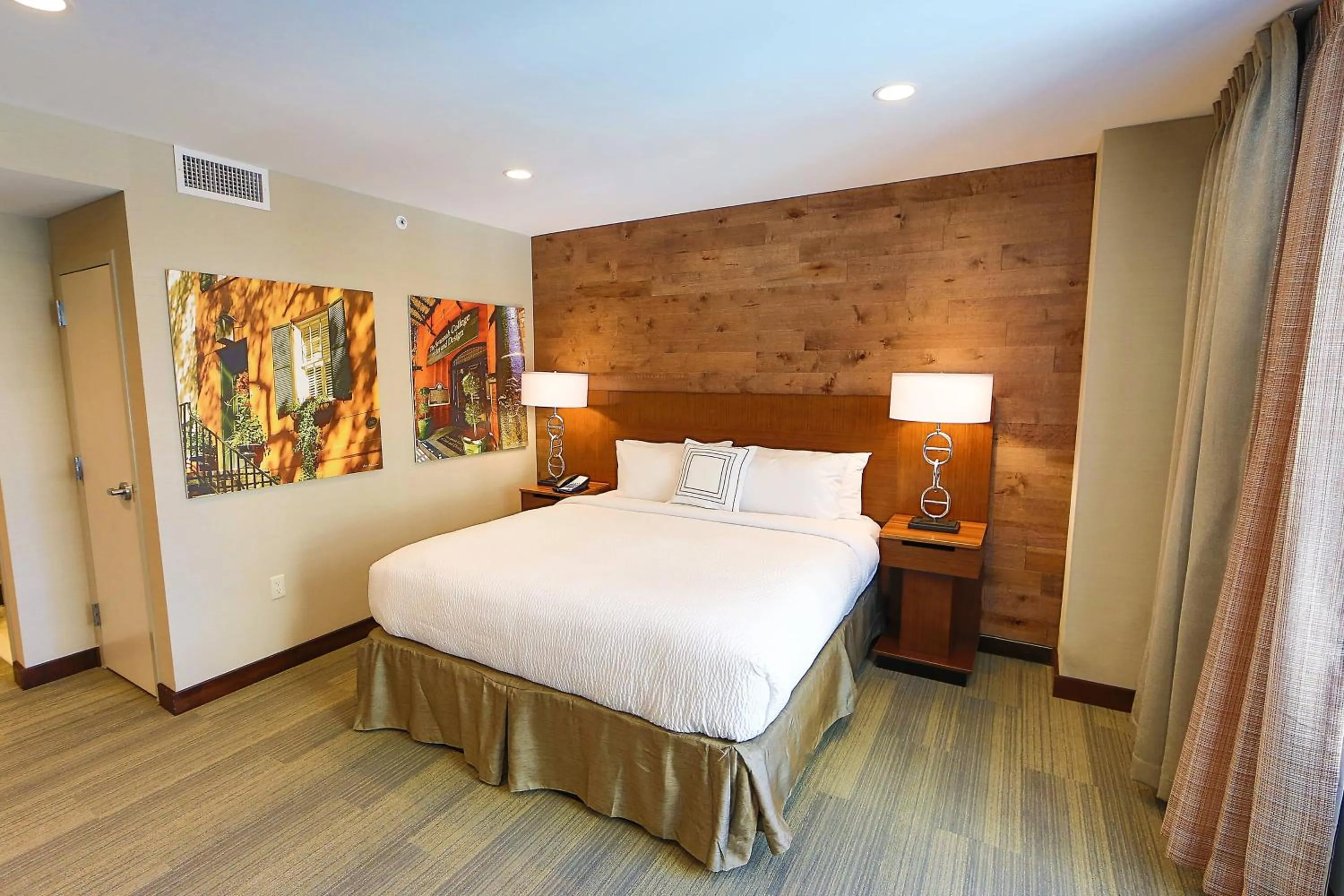 Bedroom, Bed in Fairfield Inn & Suites by Marriott Savannah Midtown