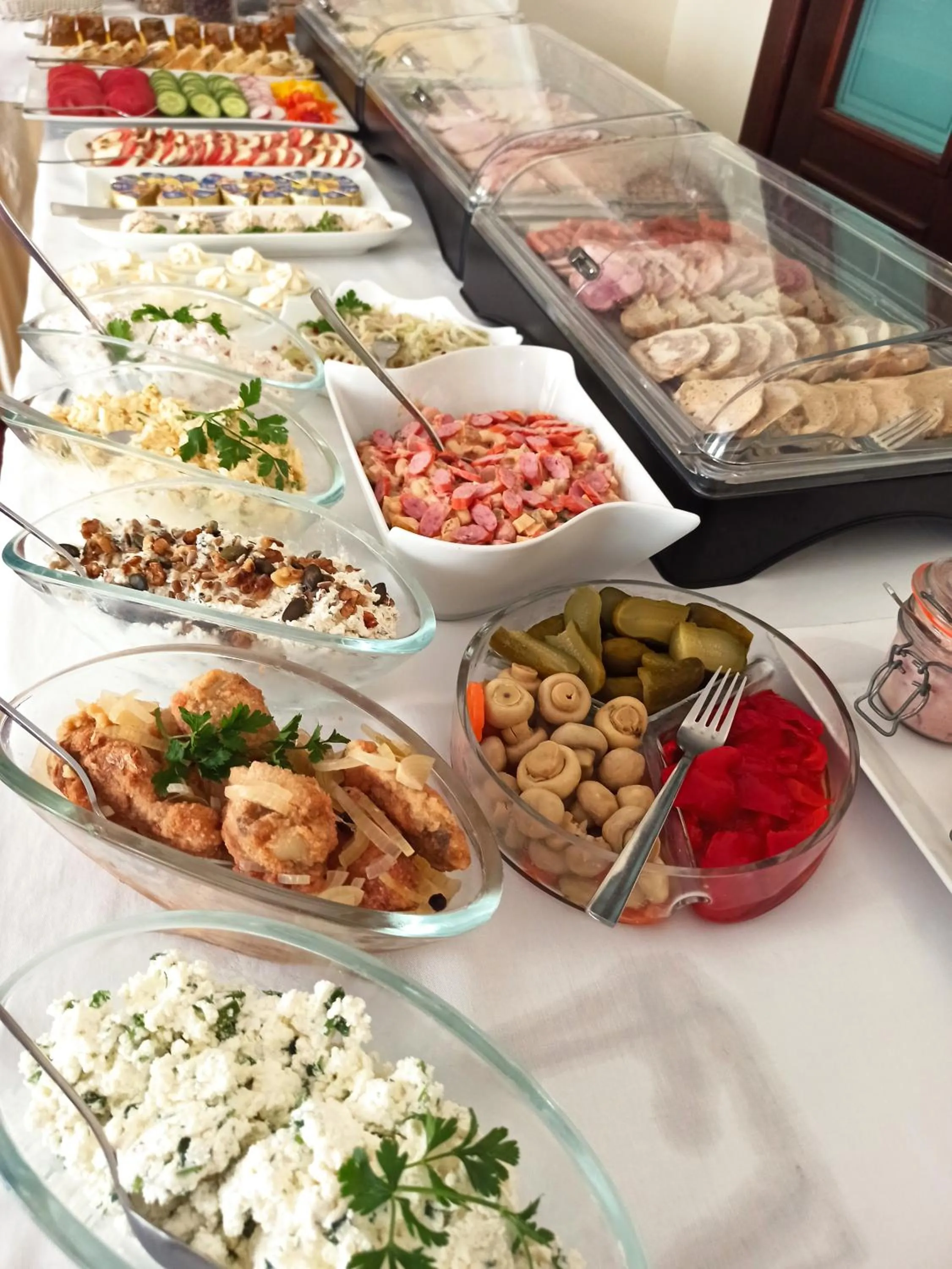 Buffet breakfast in Hotel Bartis