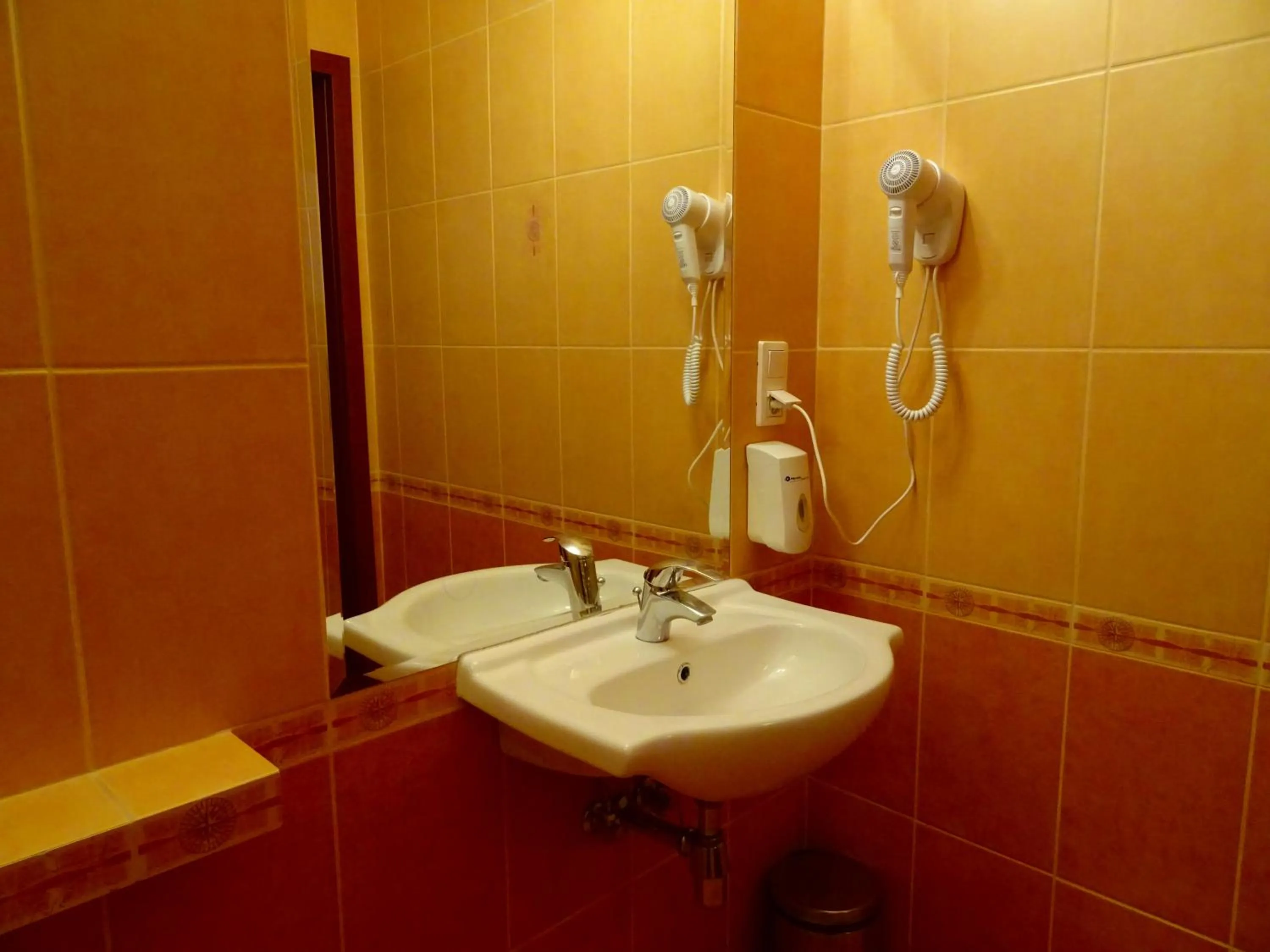 Photo of the whole room in Hotel Bartis