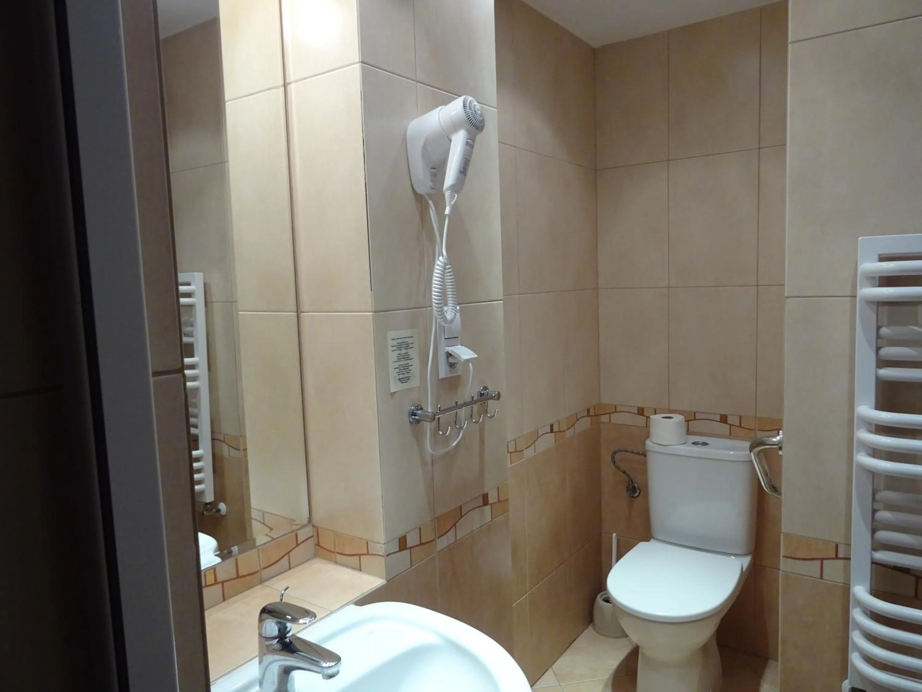 Photo of the whole room in Hotel Bartis