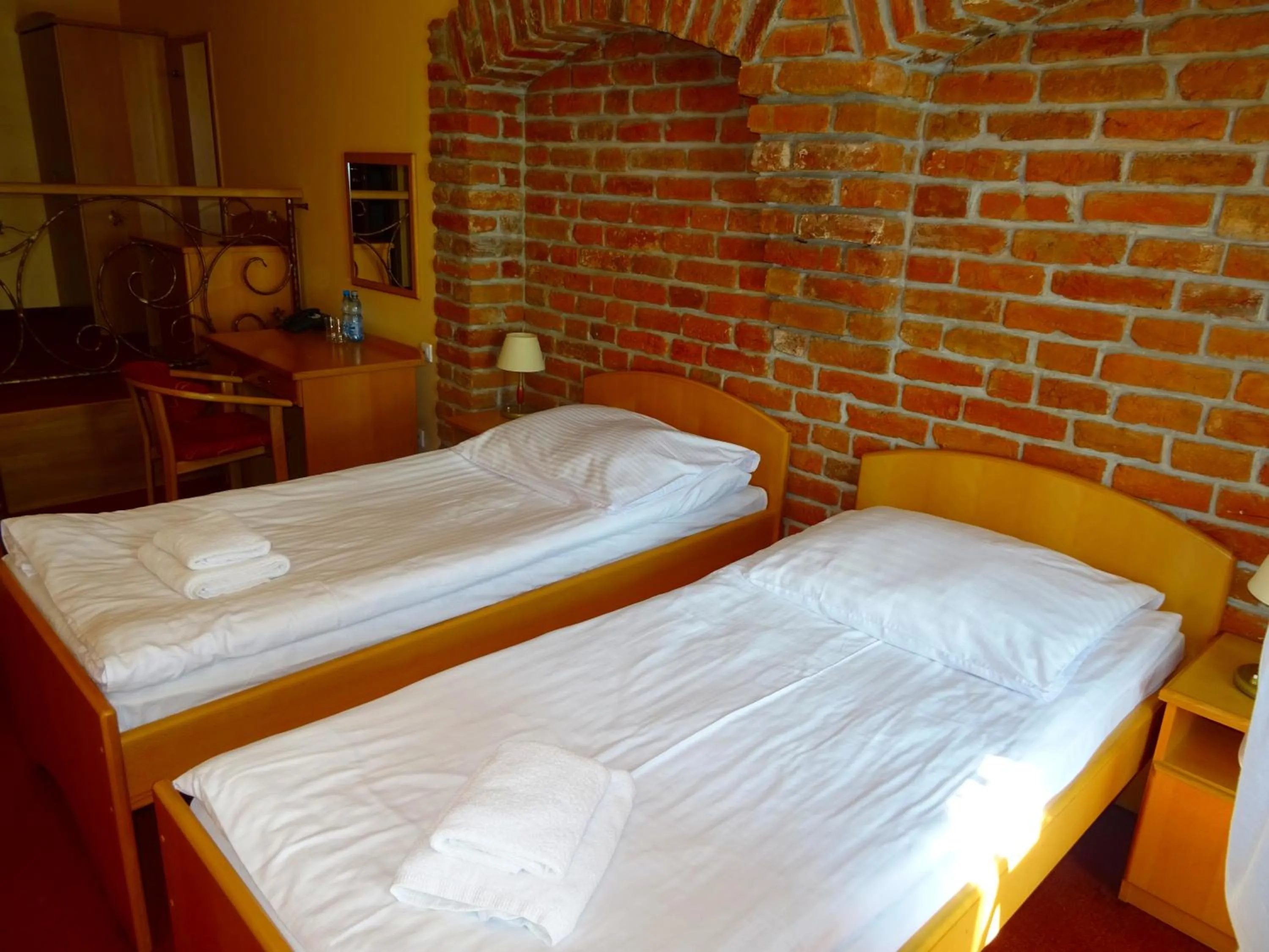 Photo of the whole room, Bed in Hotel Bartis