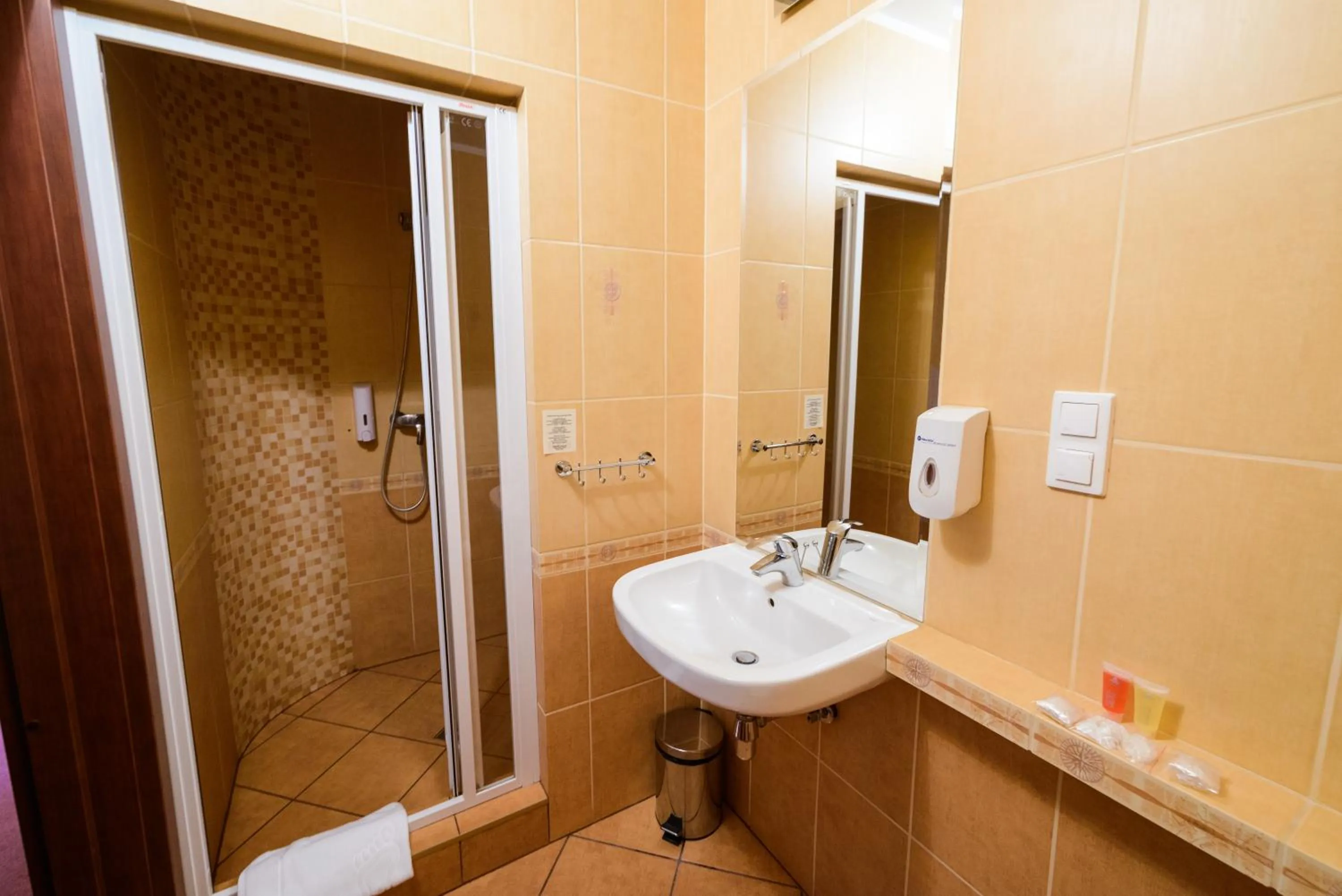 Photo of the whole room in Hotel Bartis