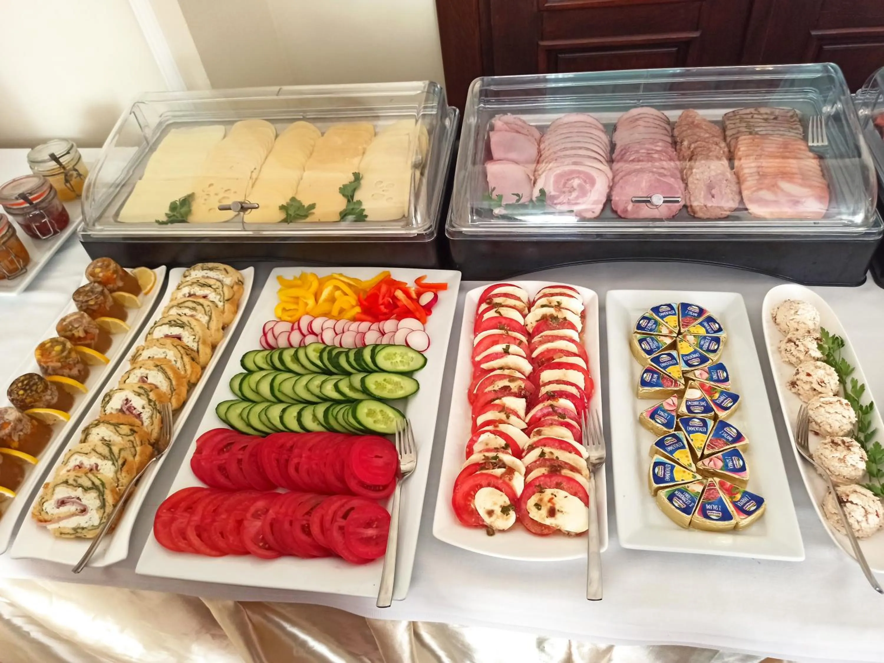 Buffet breakfast in Hotel Bartis