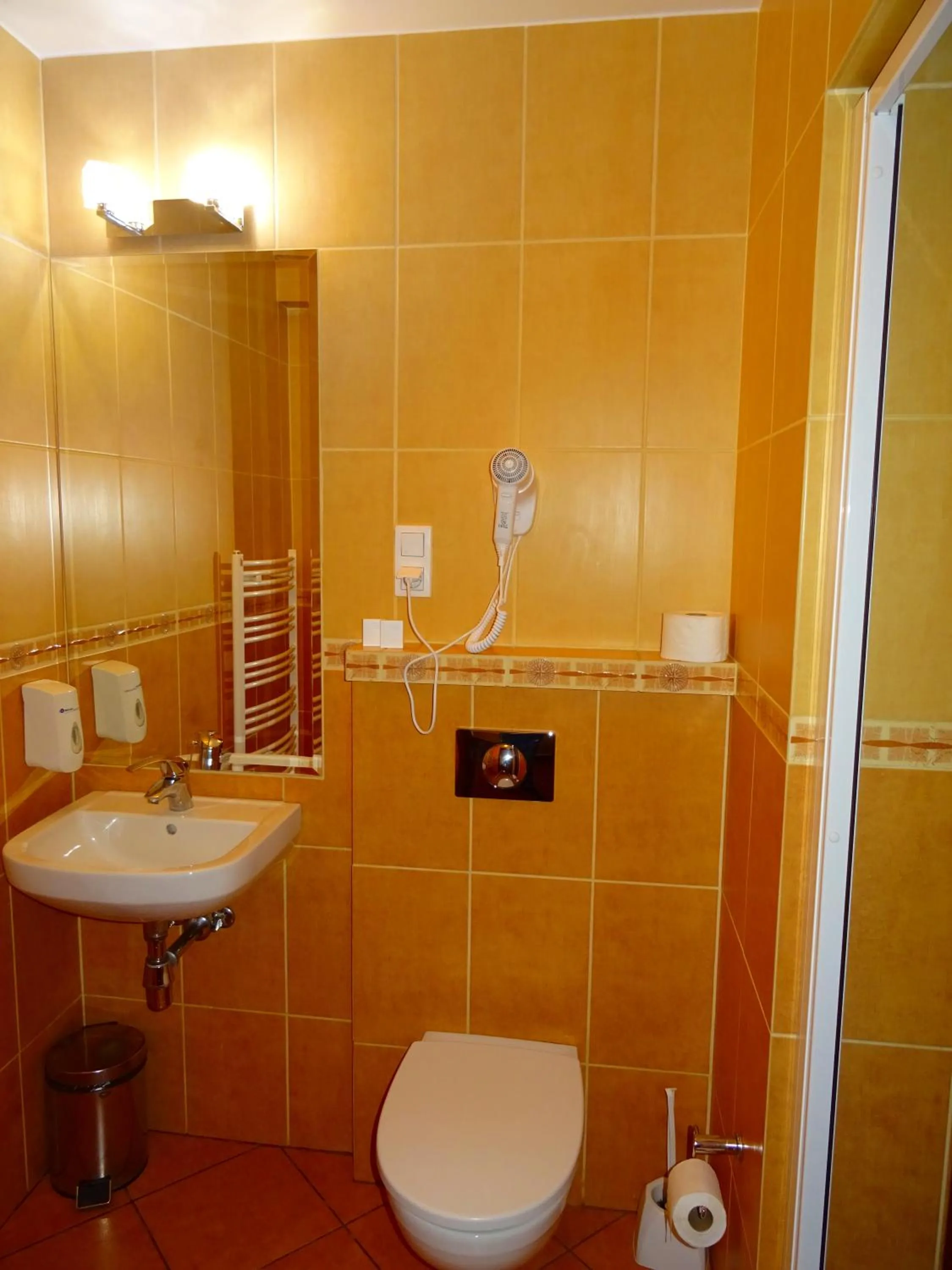 Photo of the whole room in Hotel Bartis