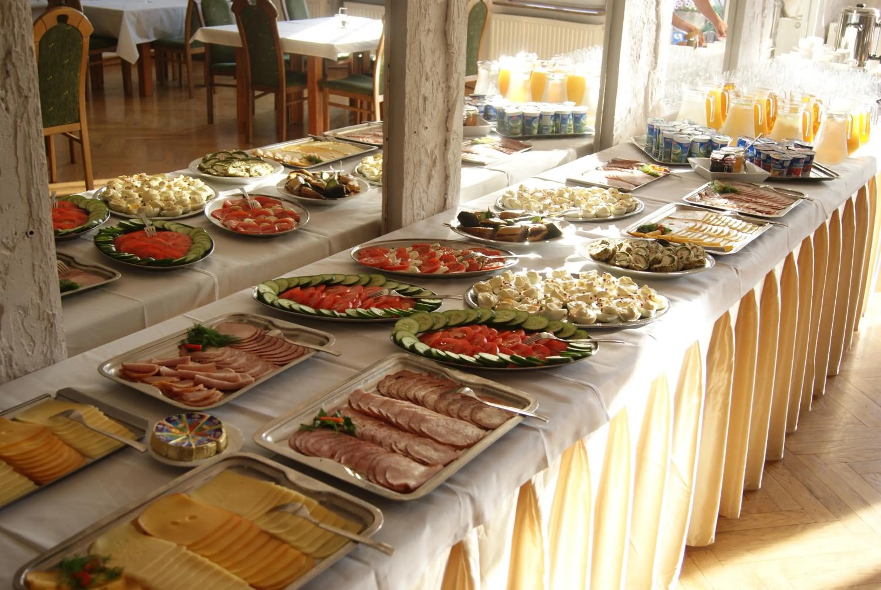 Buffet breakfast in Hotel Bartis