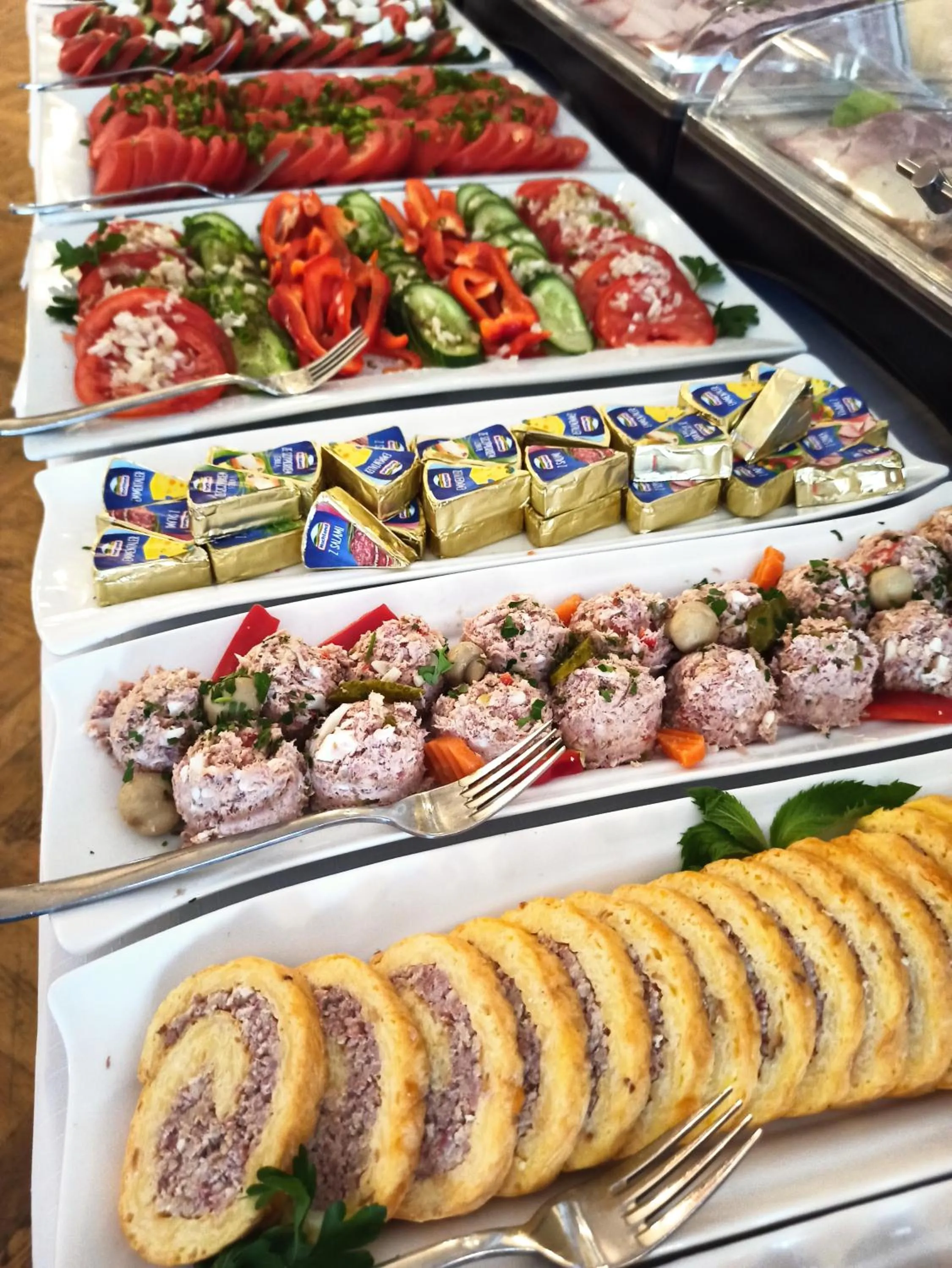 Buffet breakfast in Hotel Bartis