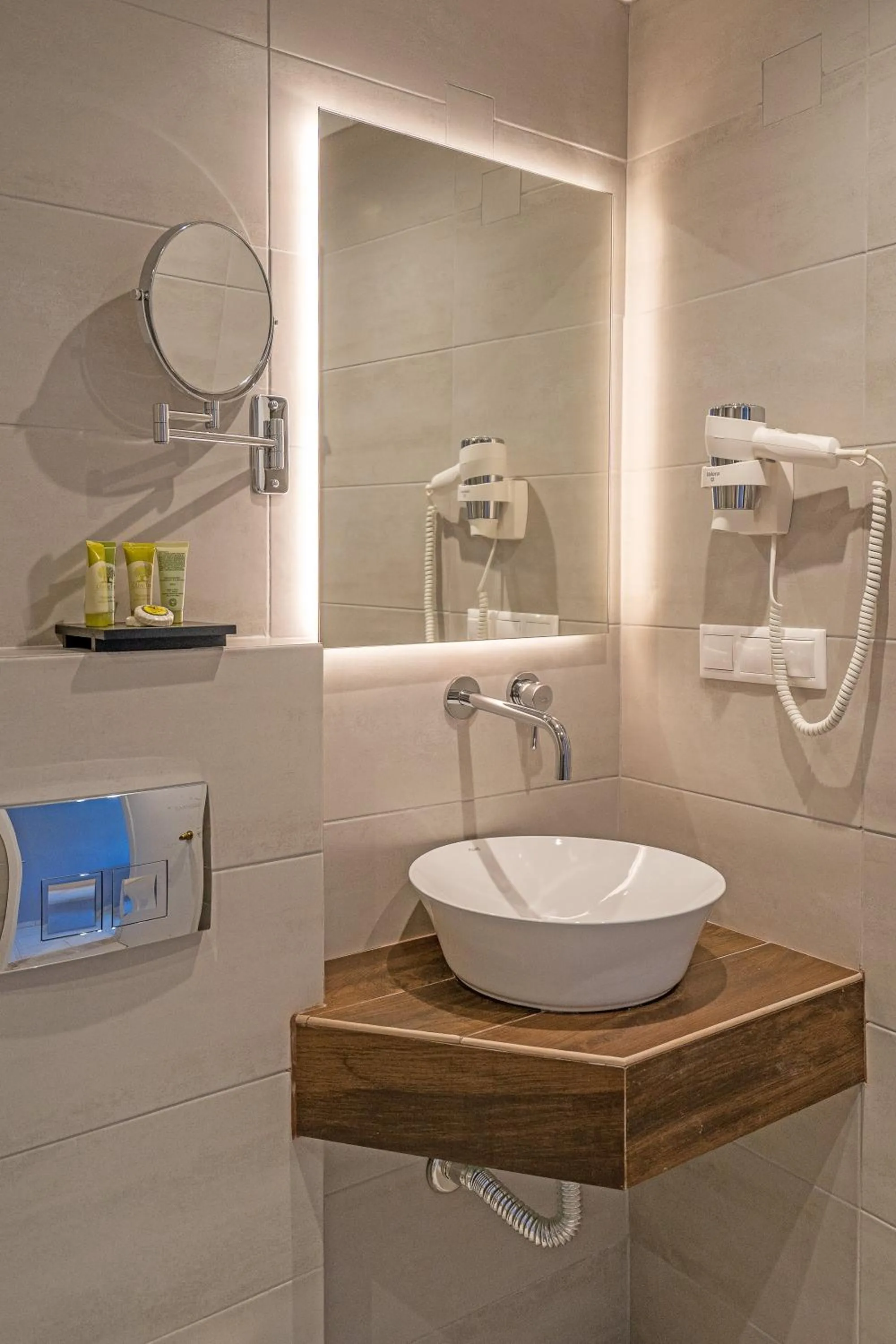 Bathroom in Mirabel CityCenter Hotel