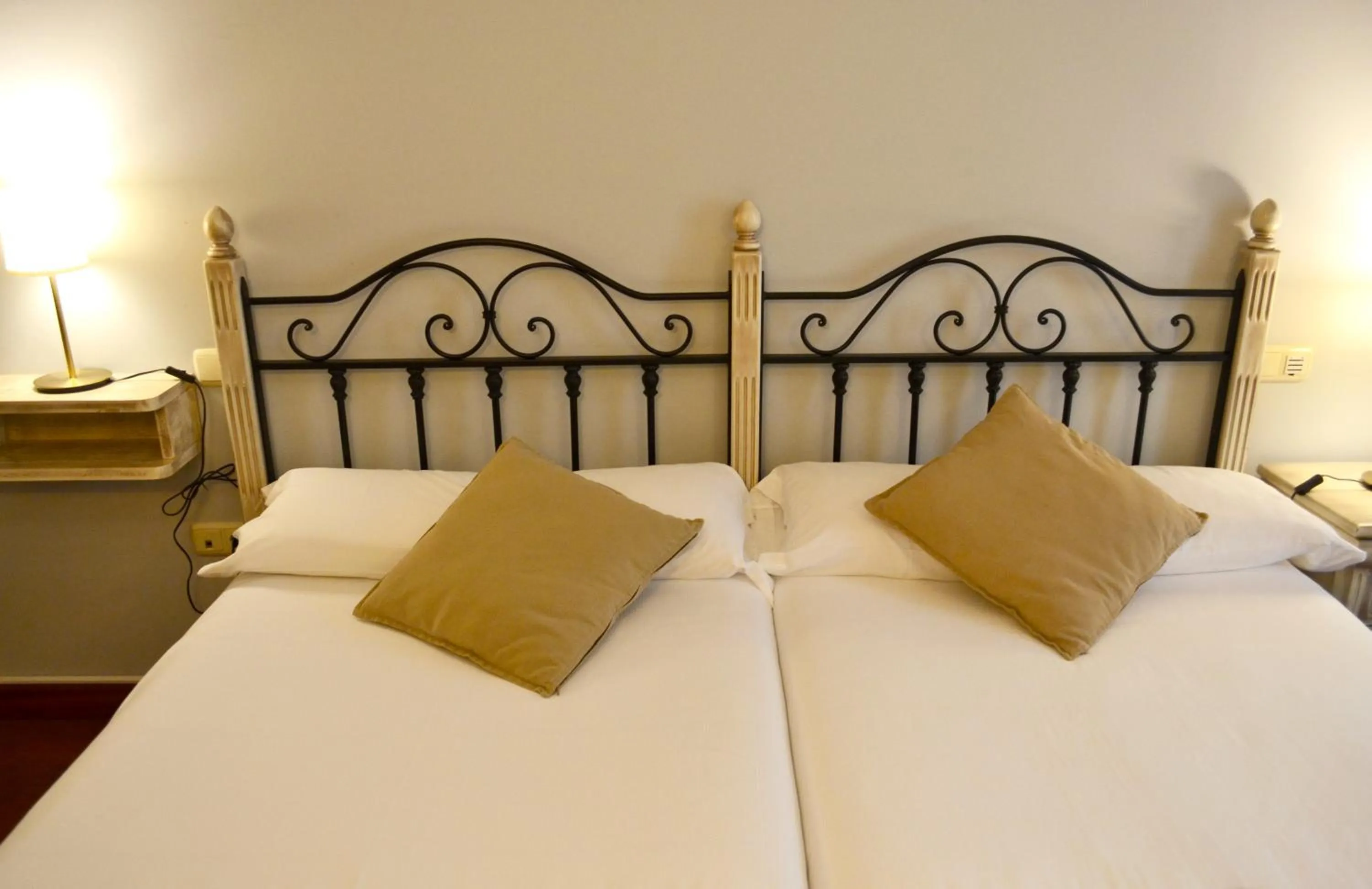 Bed in Hotel Alda Vía León