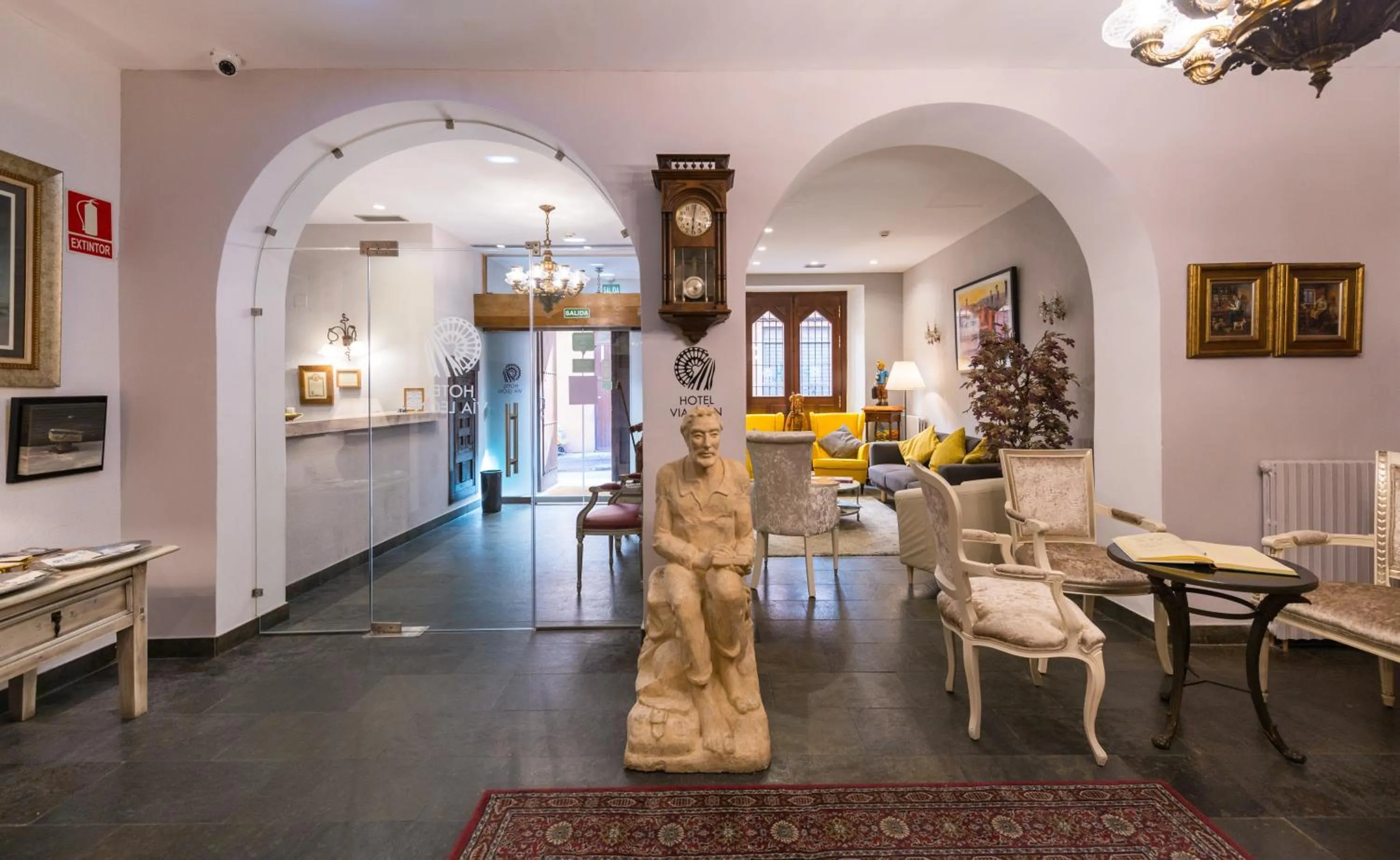 Seating area in Hotel Alda Vía León