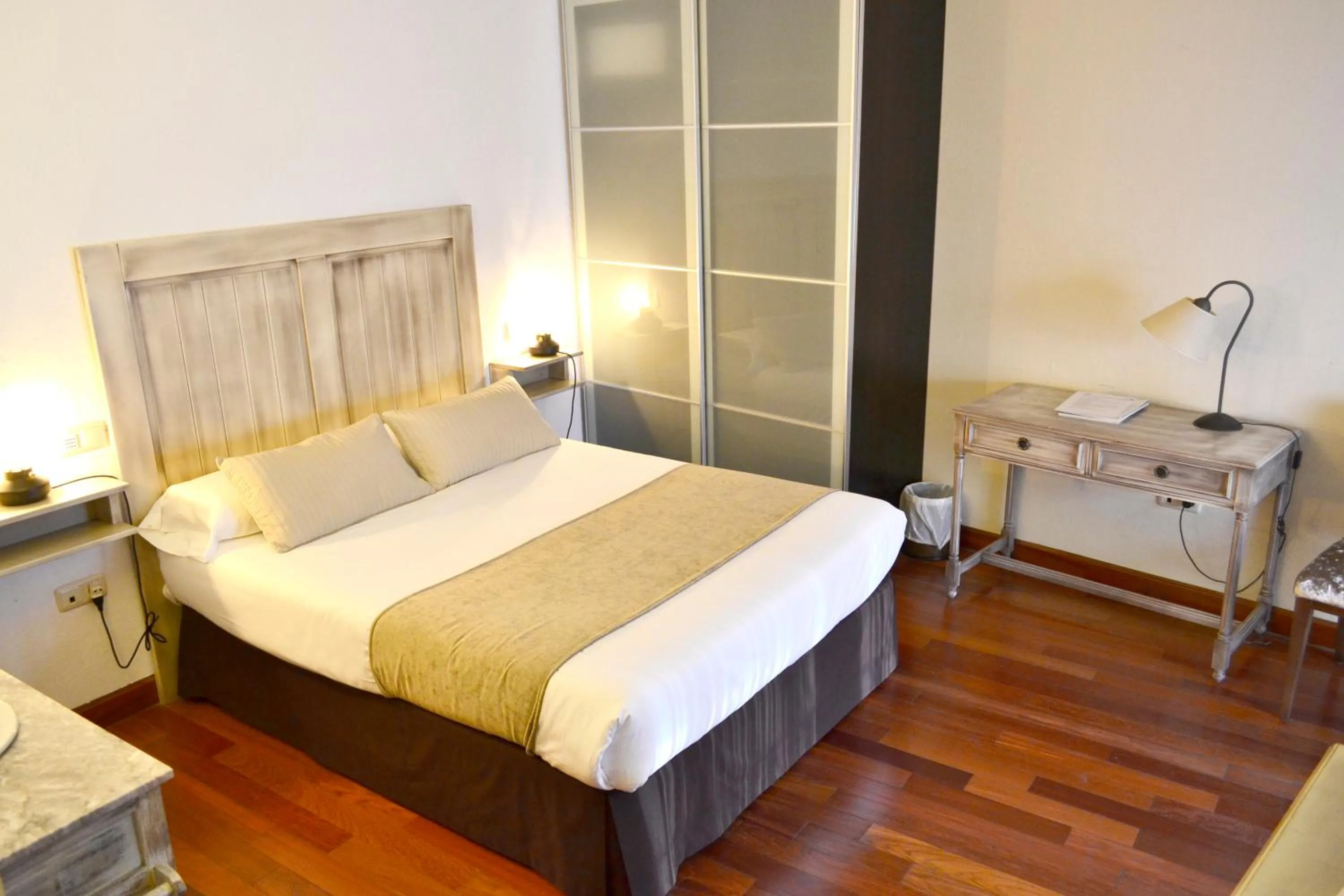 Bed in Hotel Alda Vía León